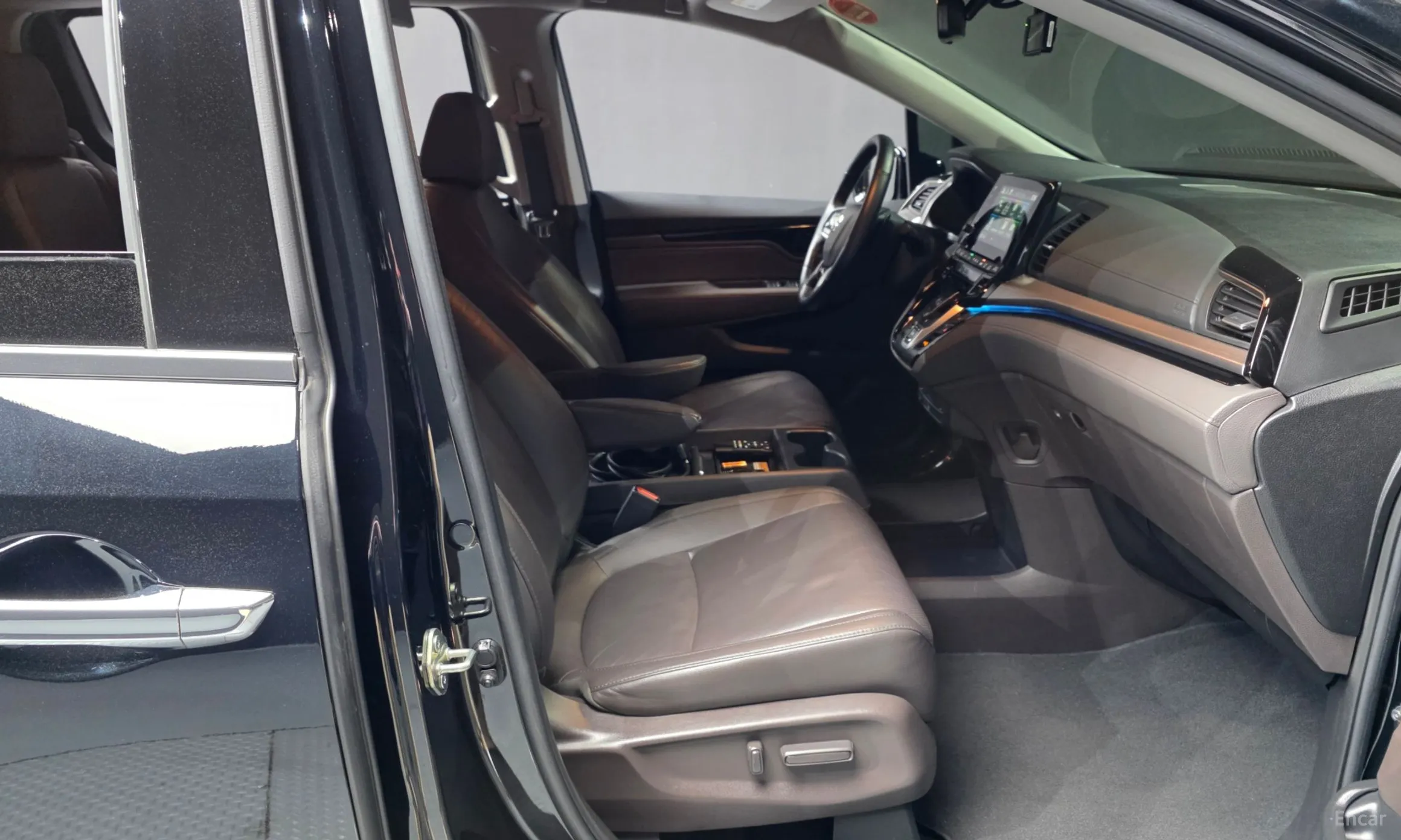 Honda Odyssey превью 11