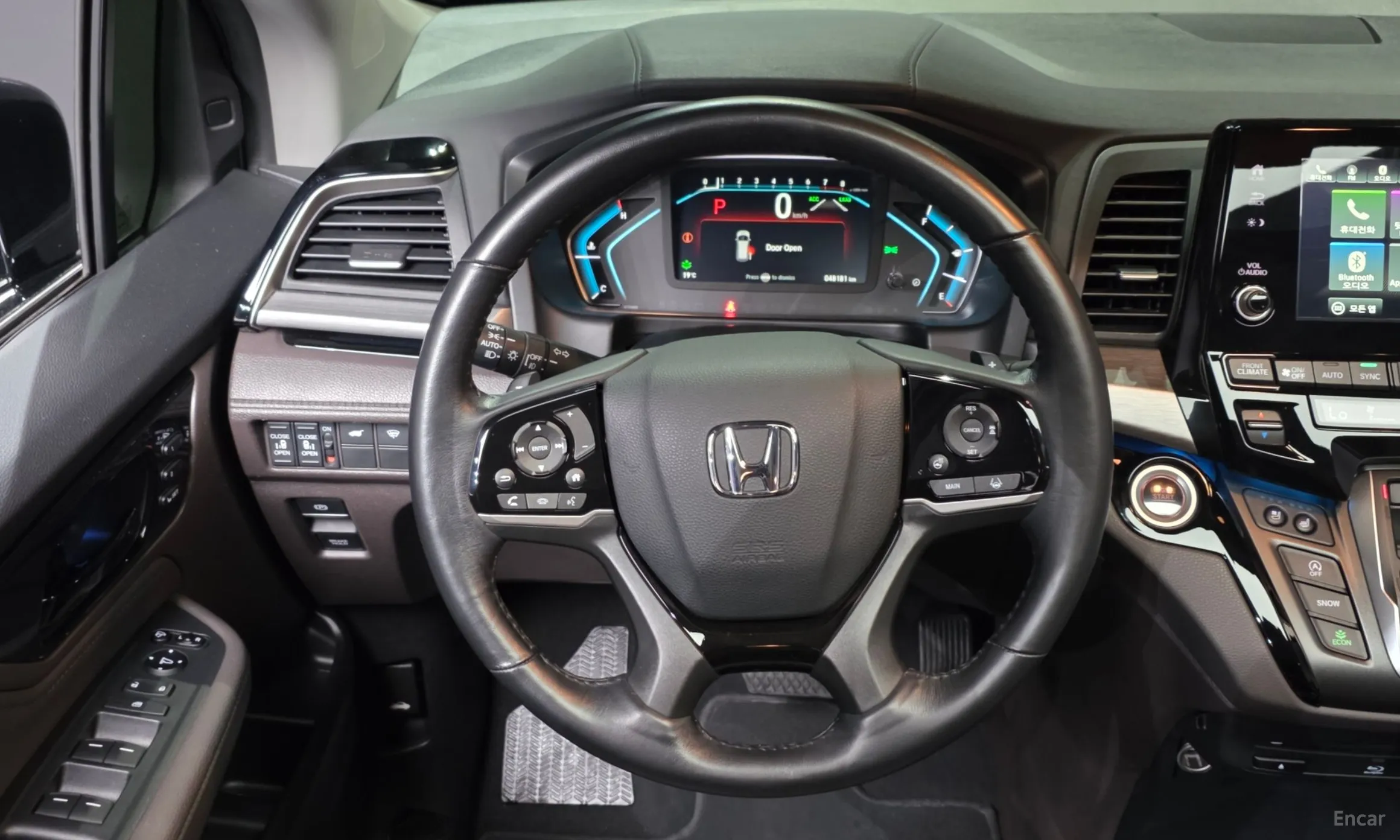 Honda Odyssey превью 13