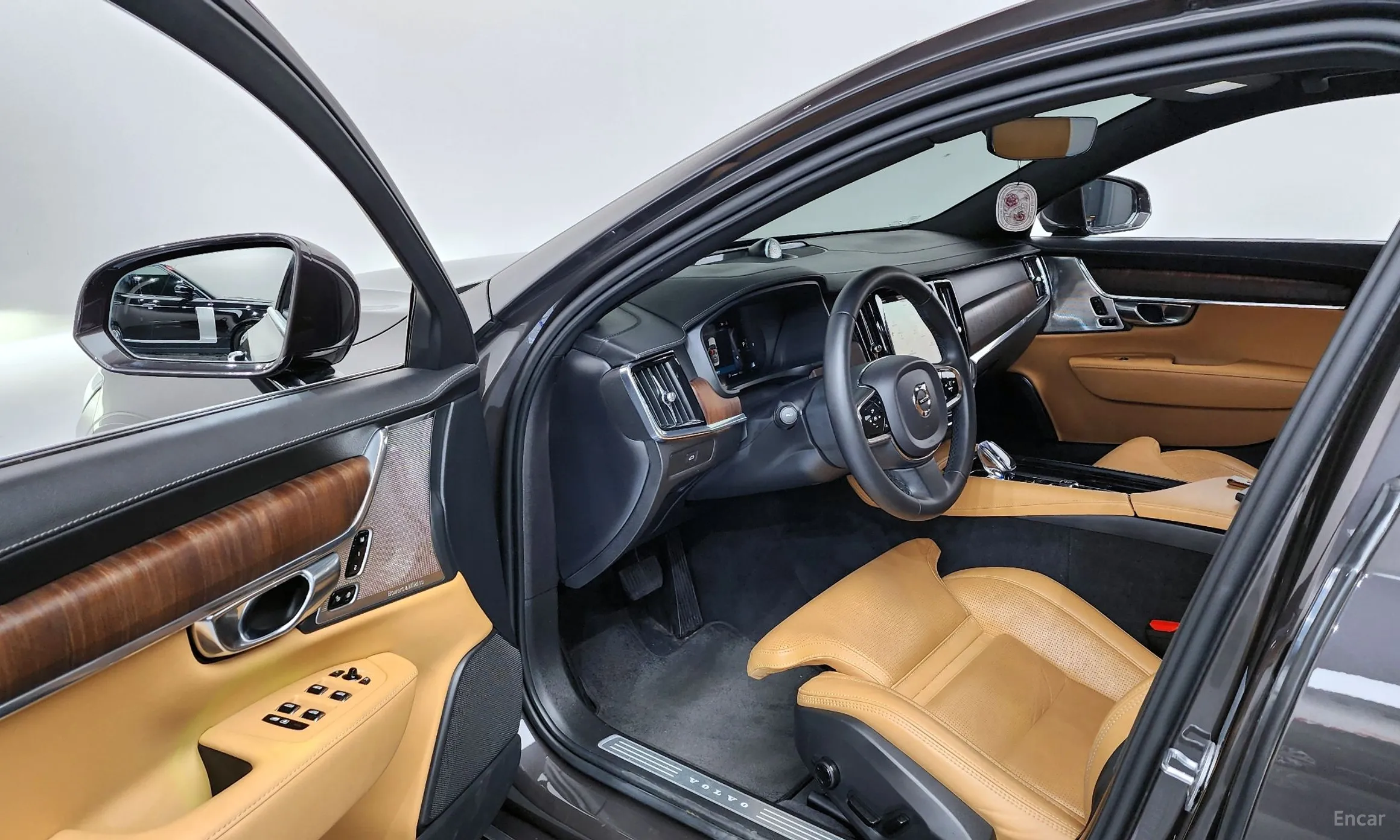 Volvo S90 превью 10