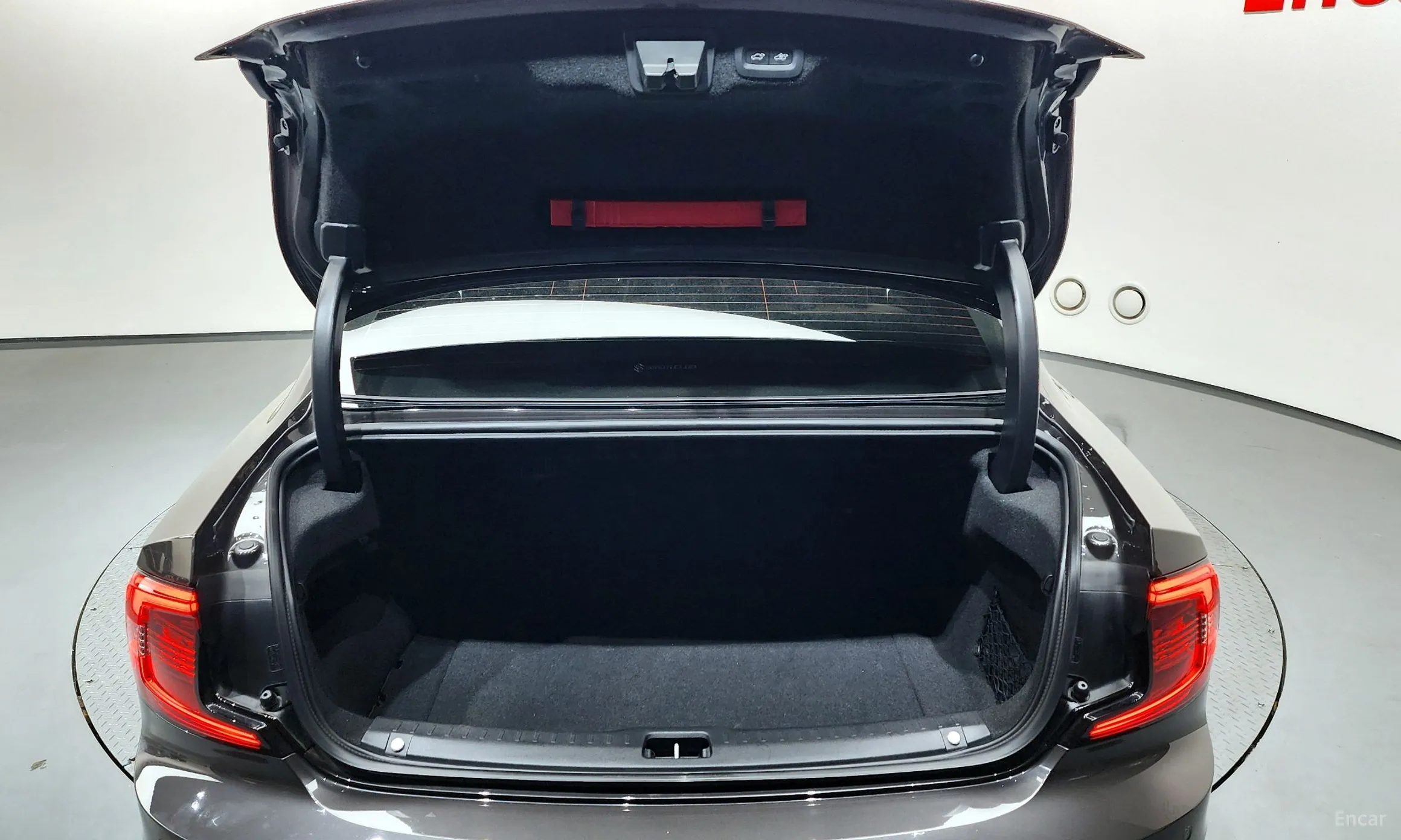 Volvo S90 превью 19