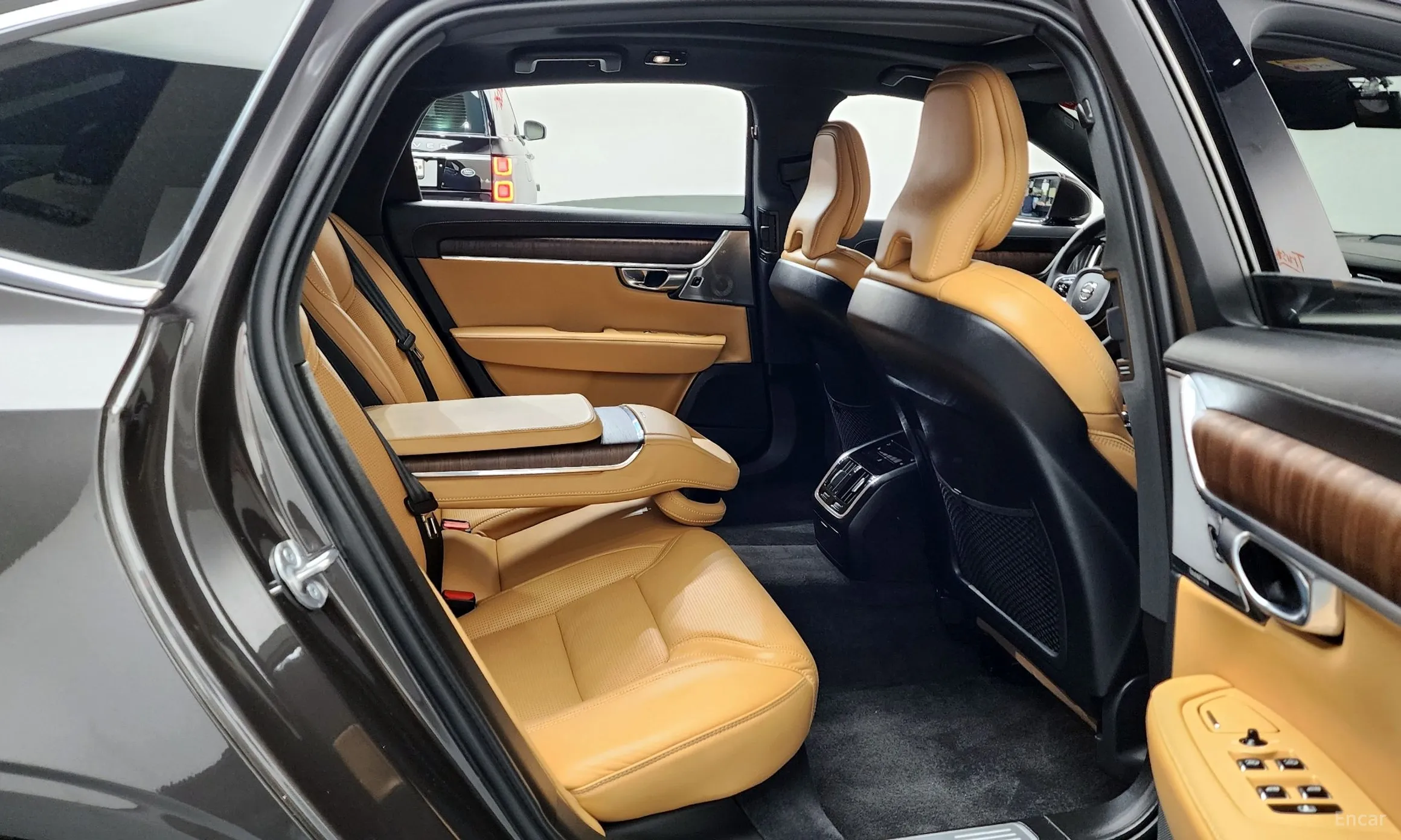 Volvo S90 превью 20
