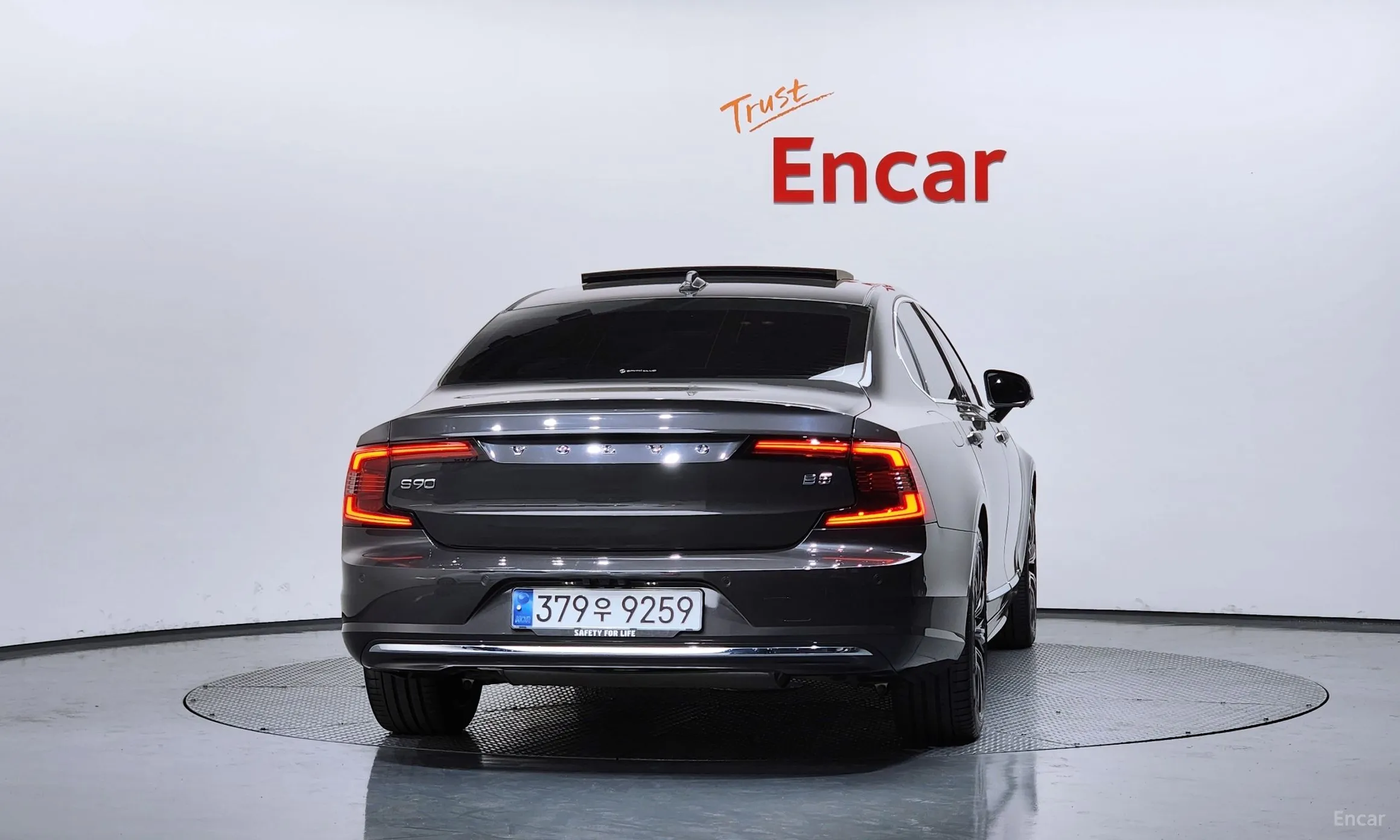 Volvo S90 превью 4