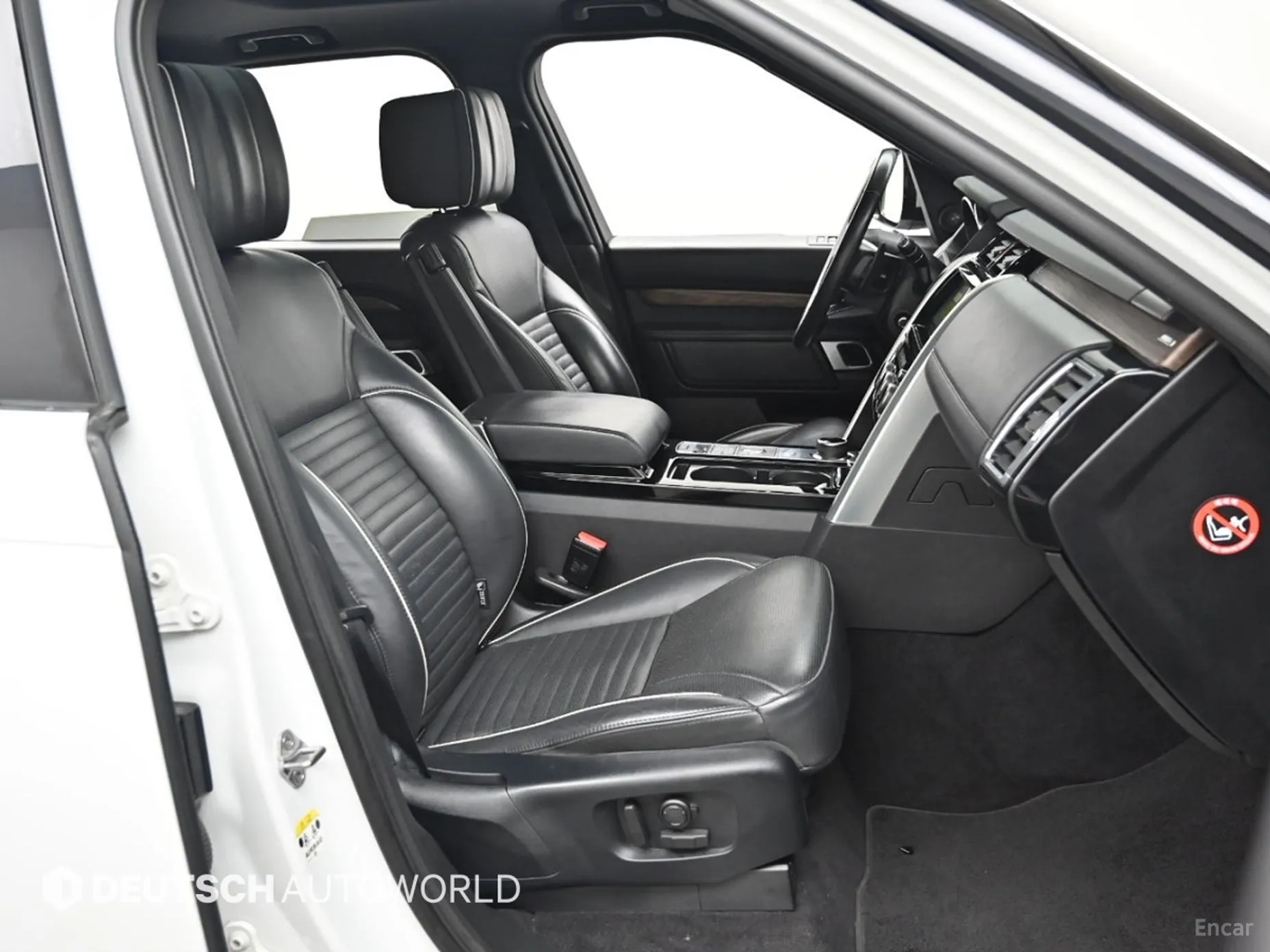 Land Rover Discovery 5 превью 10