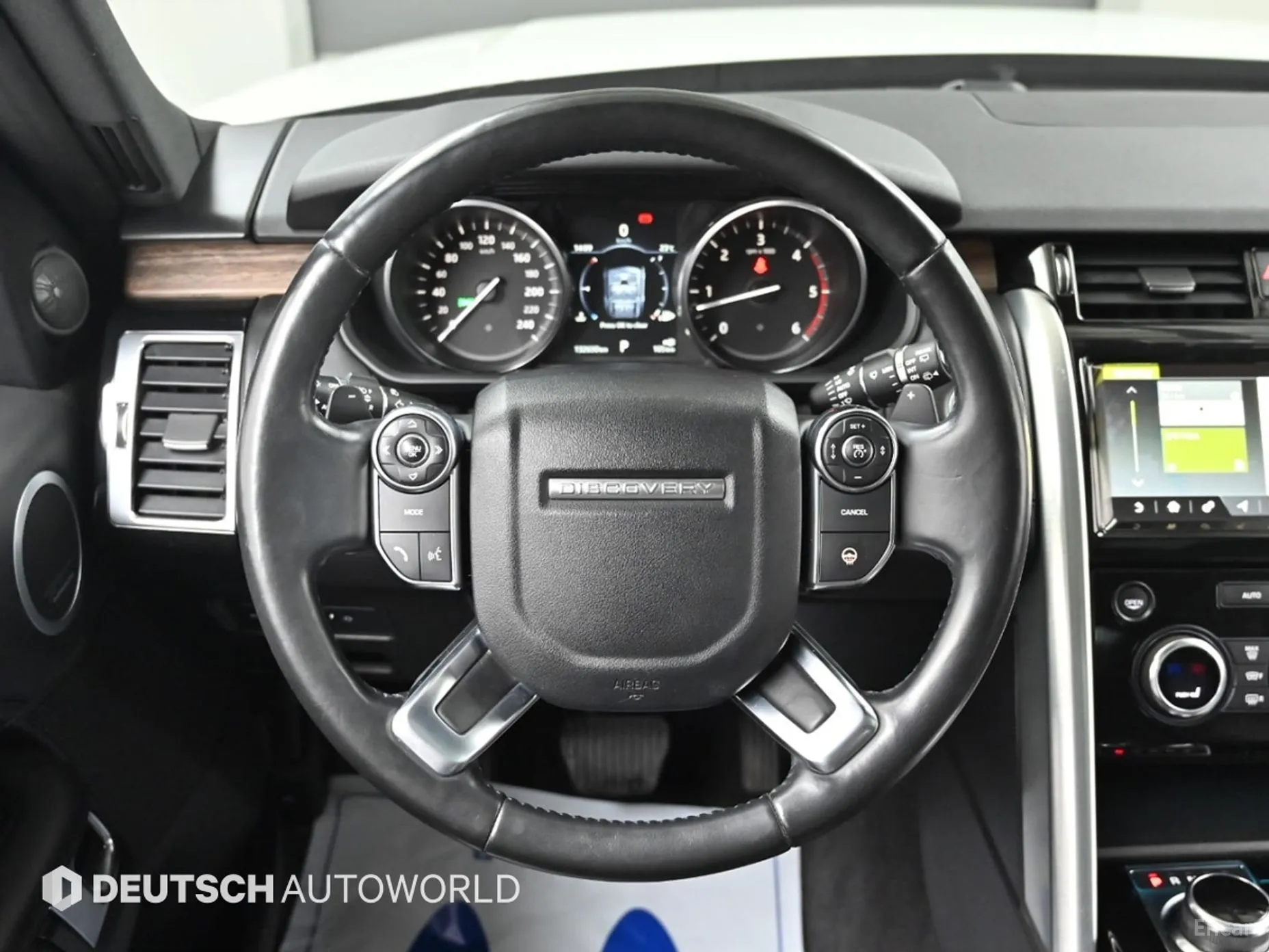 Land Rover Discovery 5 превью 13
