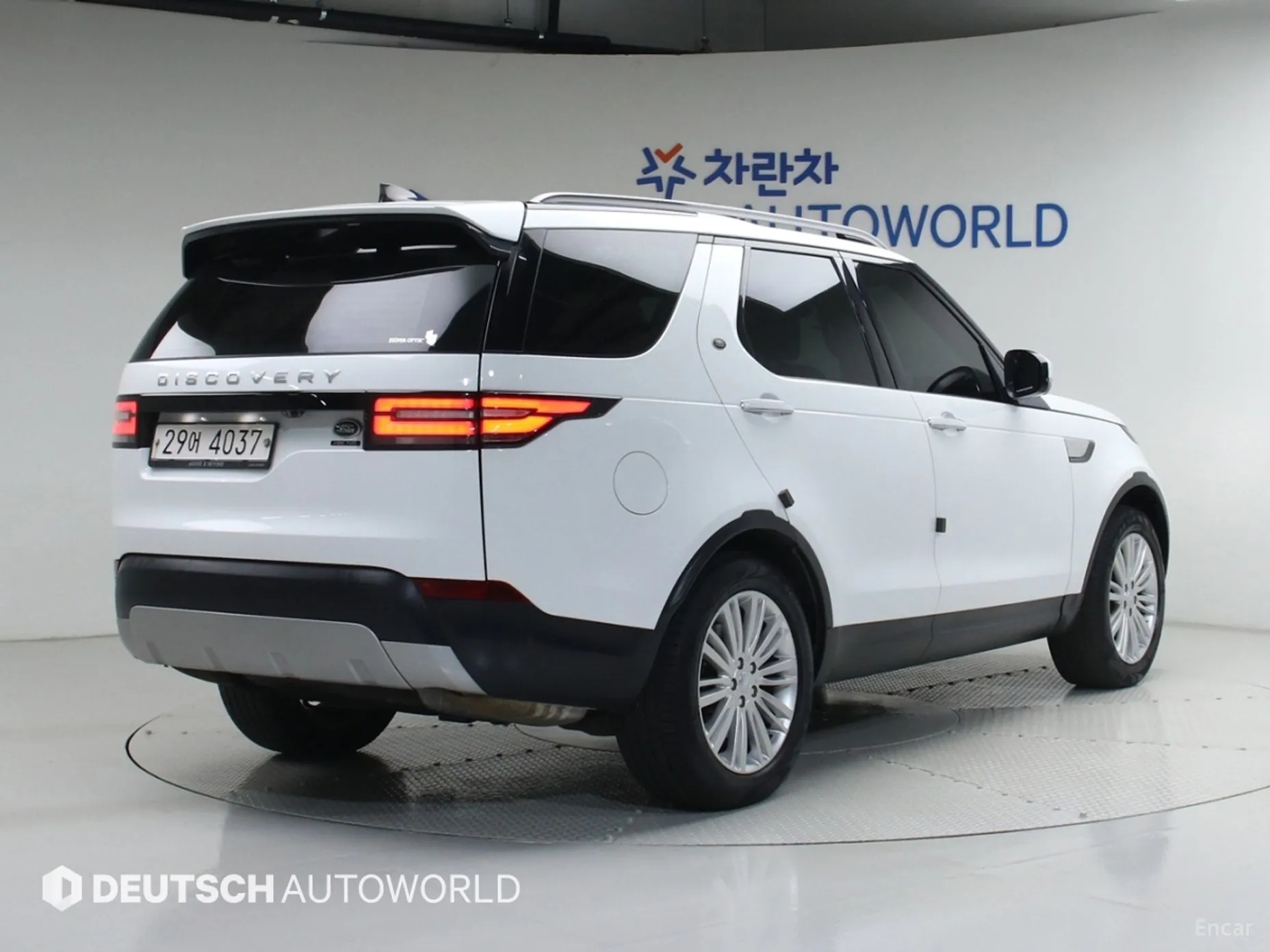 Land Rover Discovery 5 превью 2