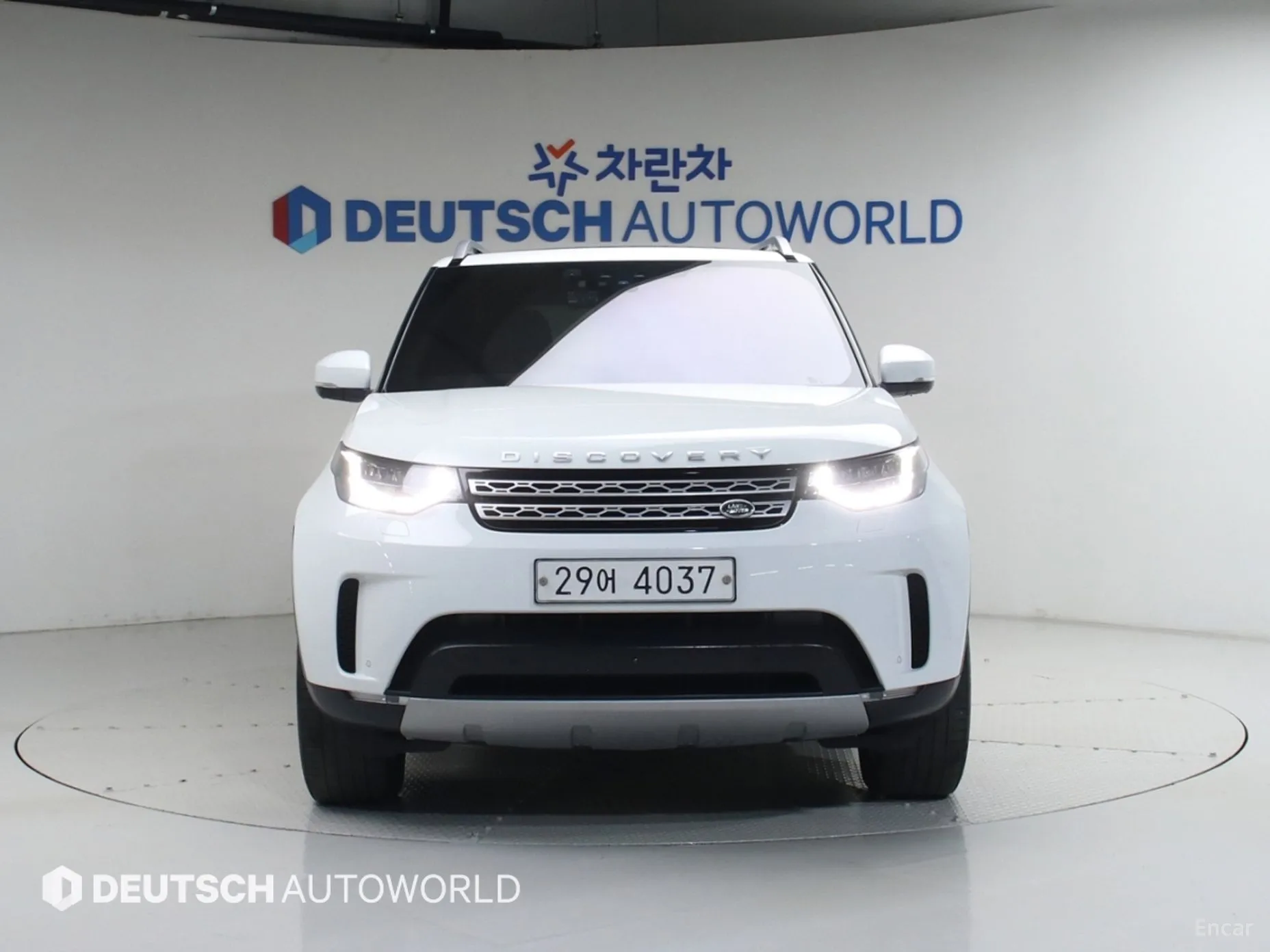 Land Rover Discovery 5 превью 3