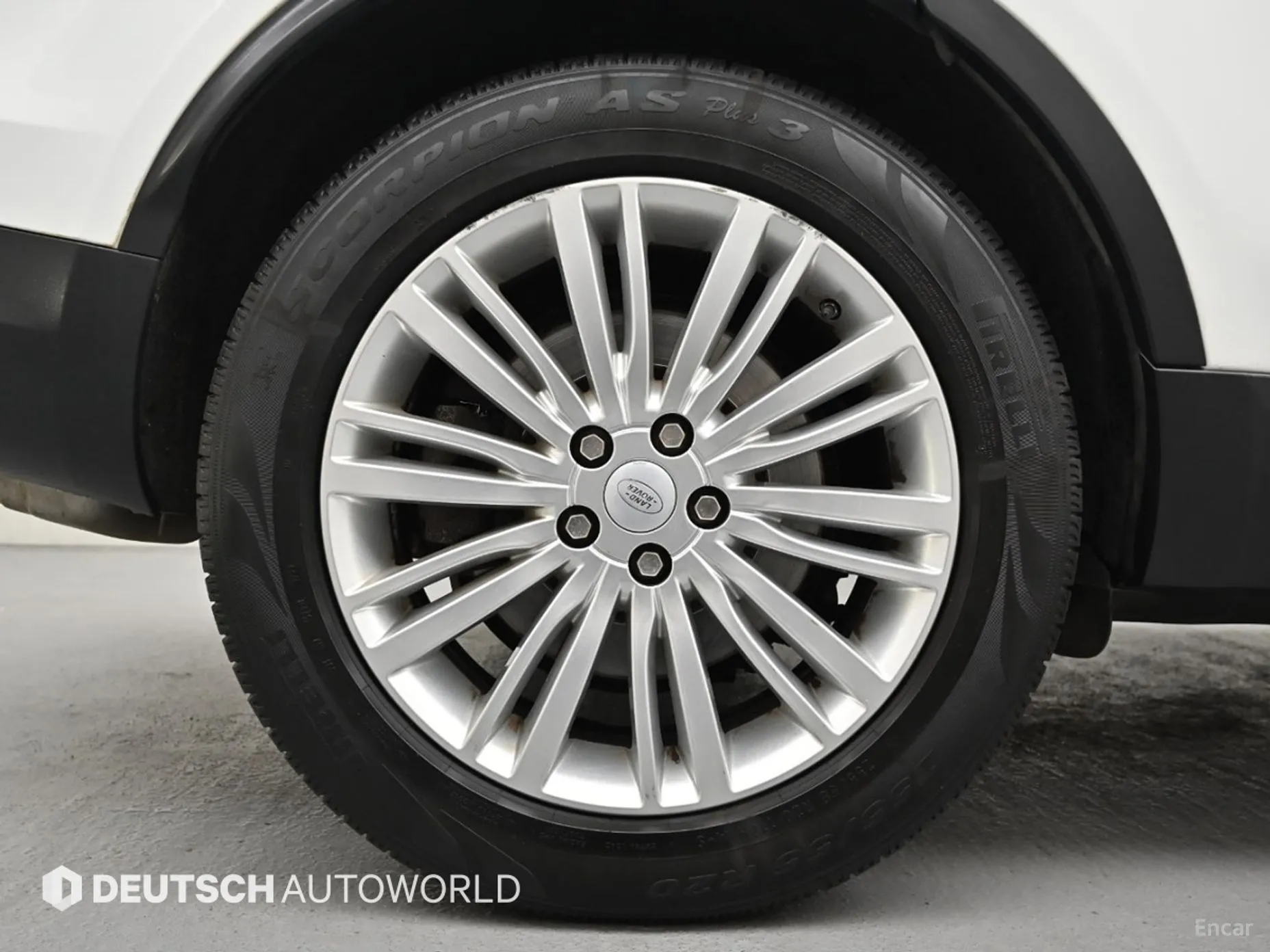 Land Rover Discovery 5 превью 5