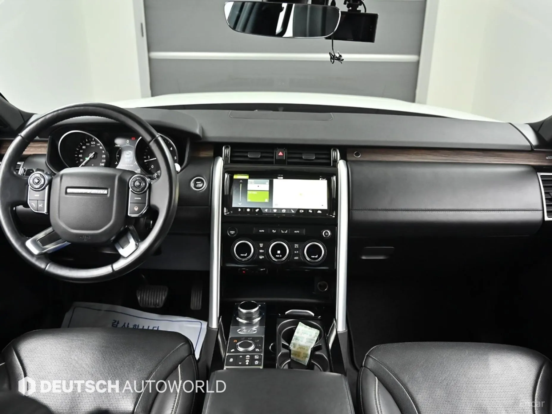 Land Rover Discovery 5 превью 7