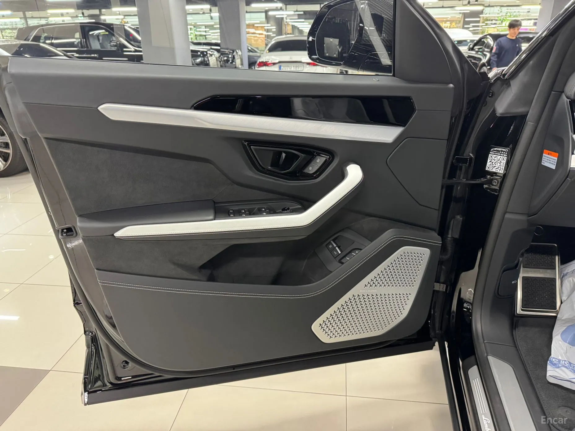 Lamborghini Urus превью 7