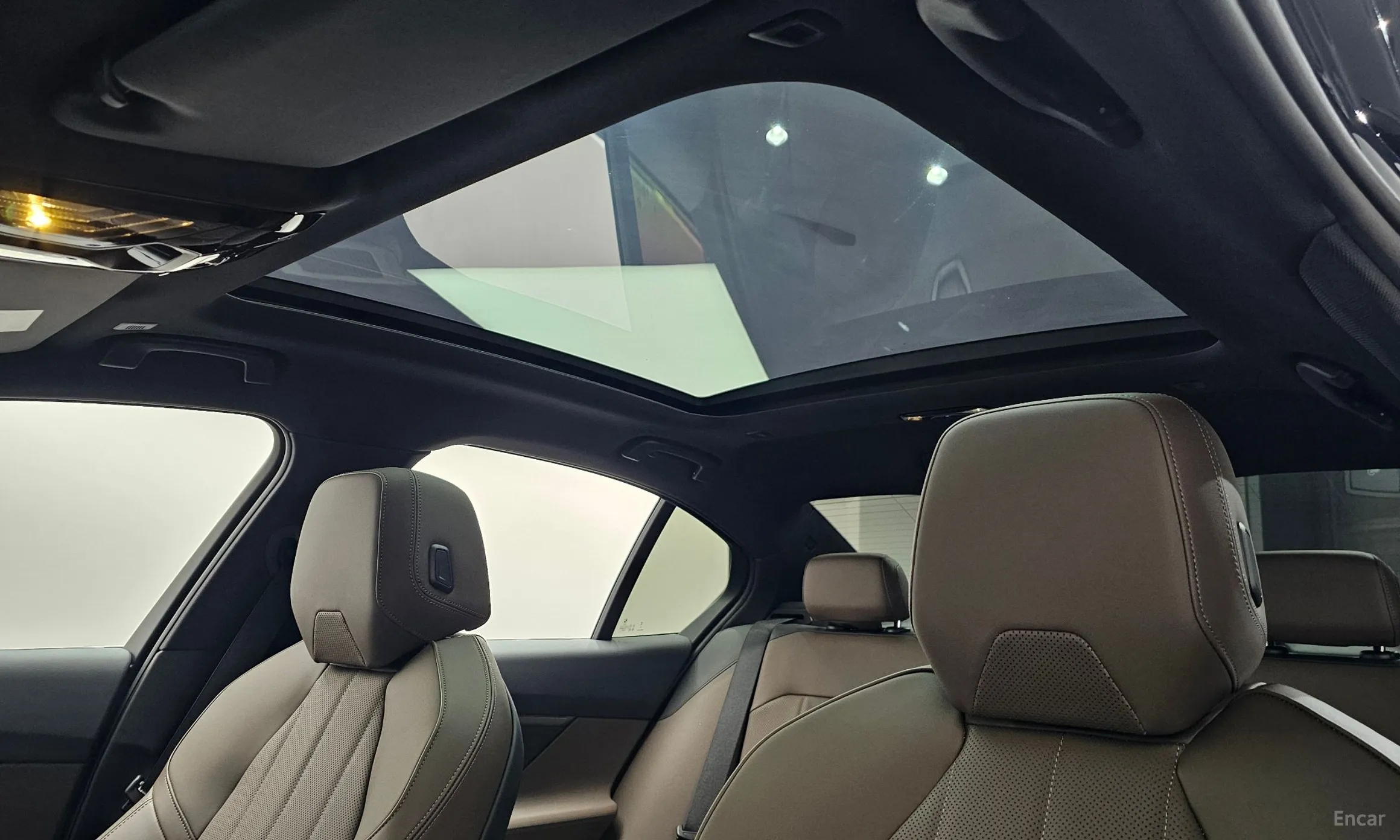 BMW 5 Series (G60) превью 16