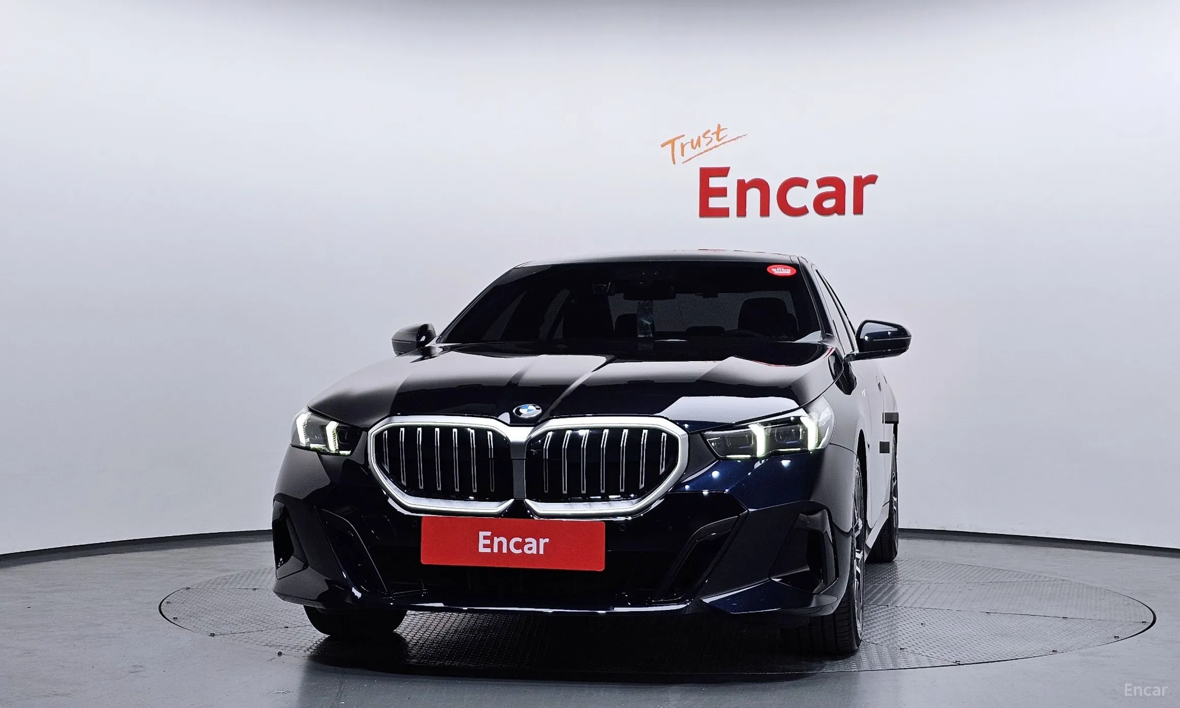 BMW 5 Series (G60) превью 3