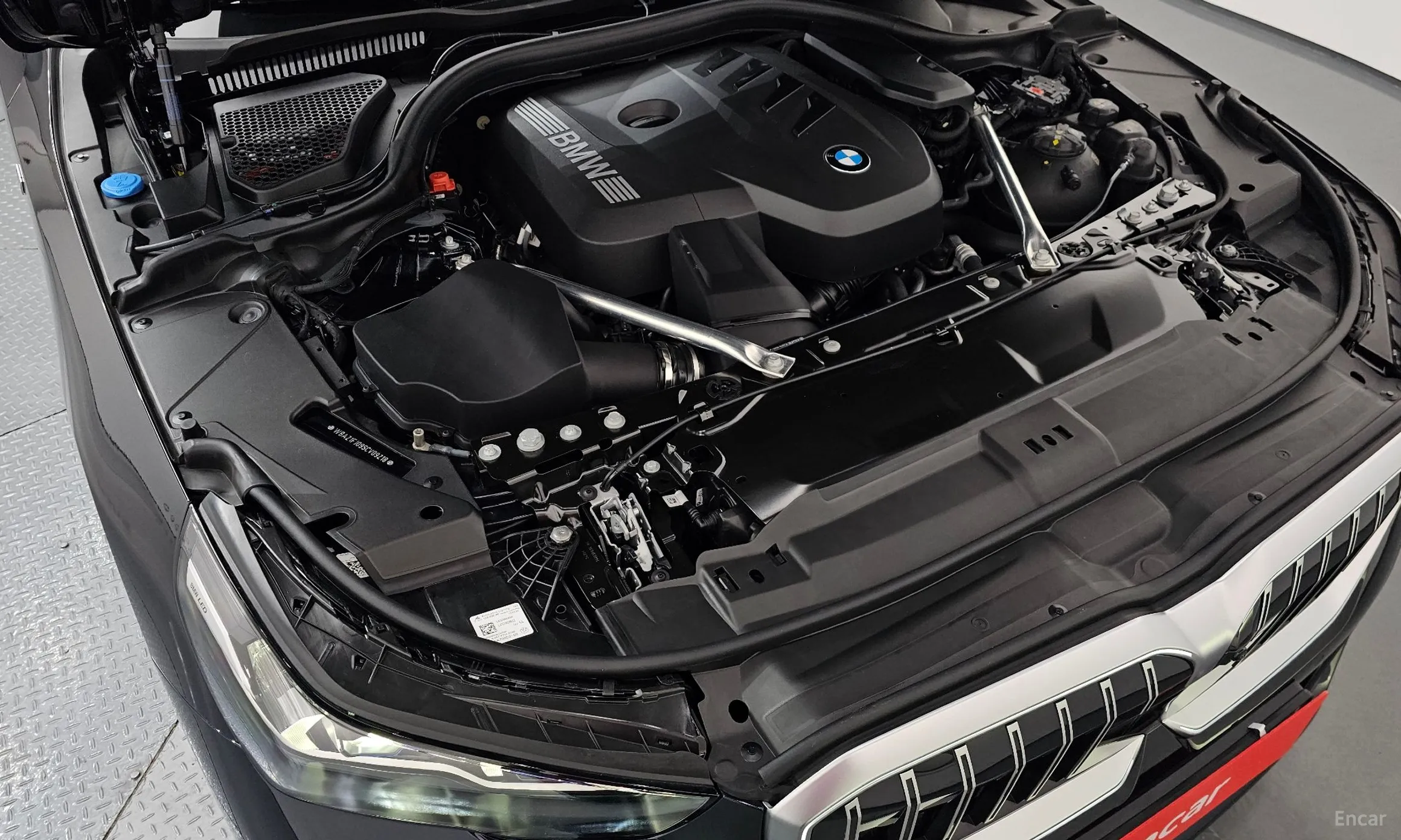 BMW 5 Series (G60) превью 6