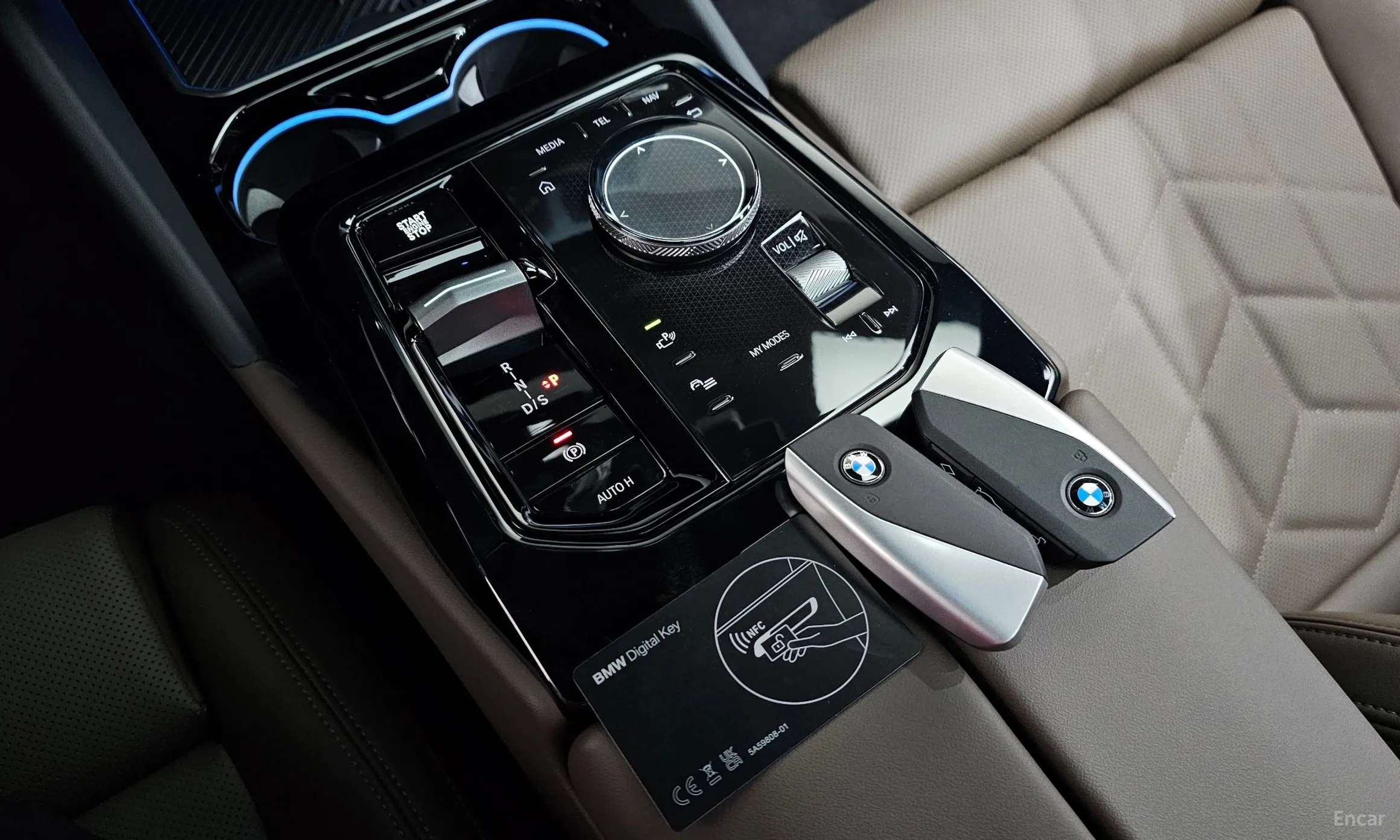 BMW 5 Series (G60) превью 9