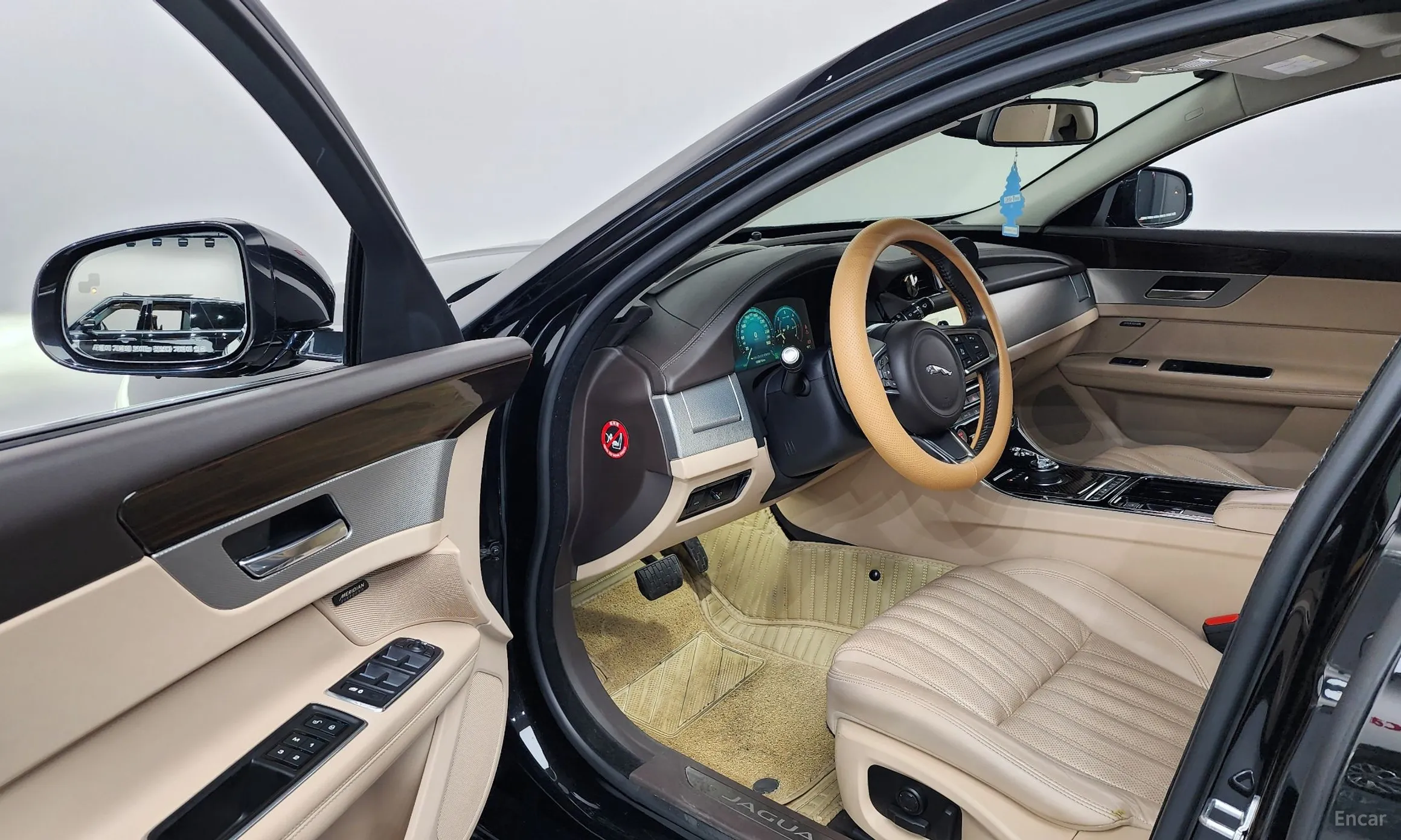 Jaguar XF (x260) превью 10