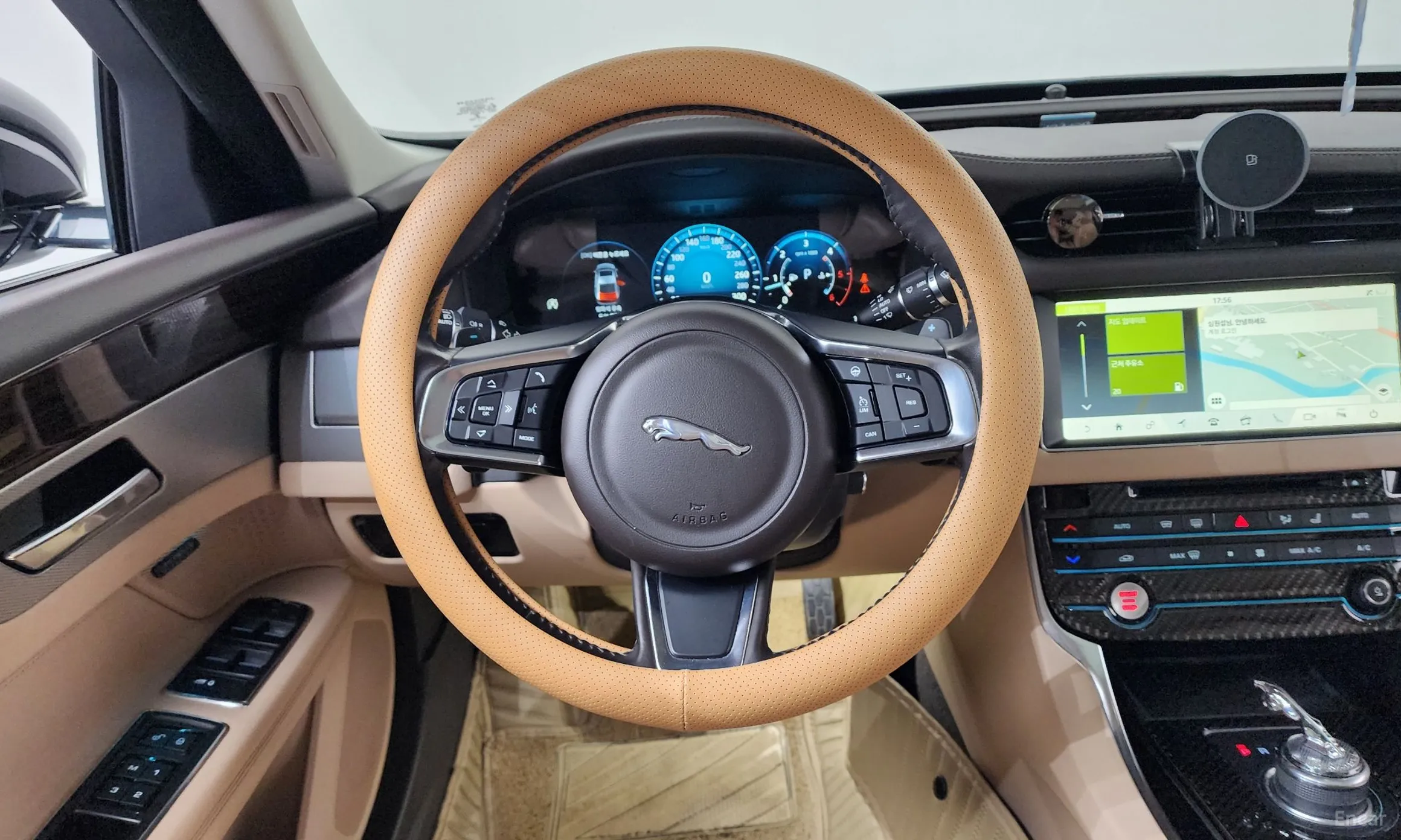 Jaguar XF (x260) превью 14