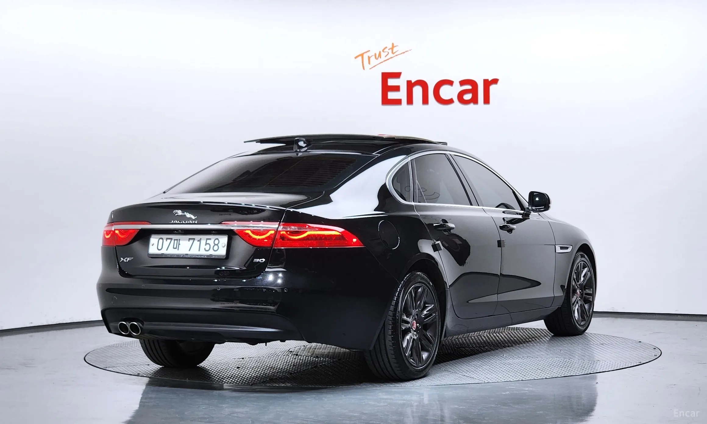 Jaguar XF (x260)