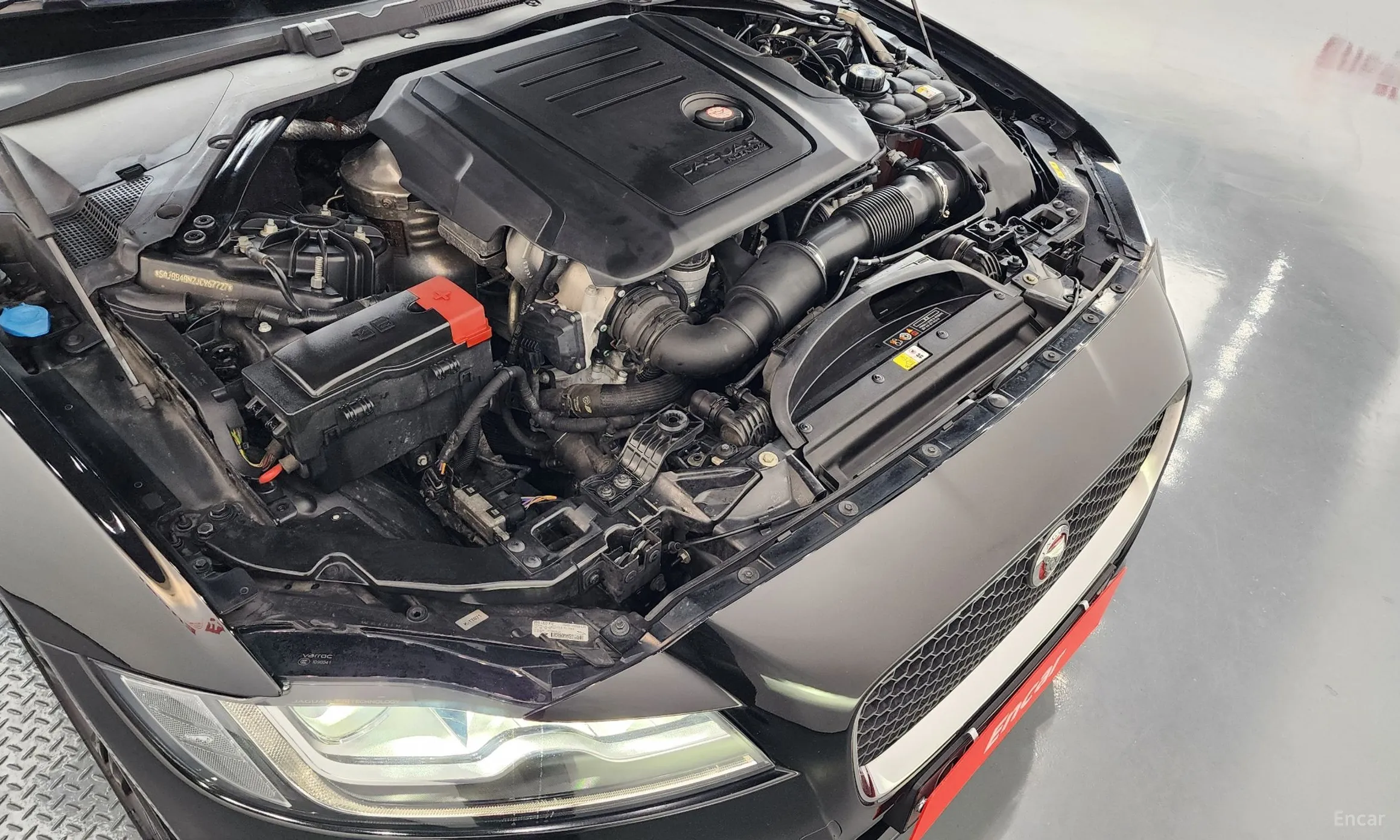 Jaguar XF (x260) превью 6
