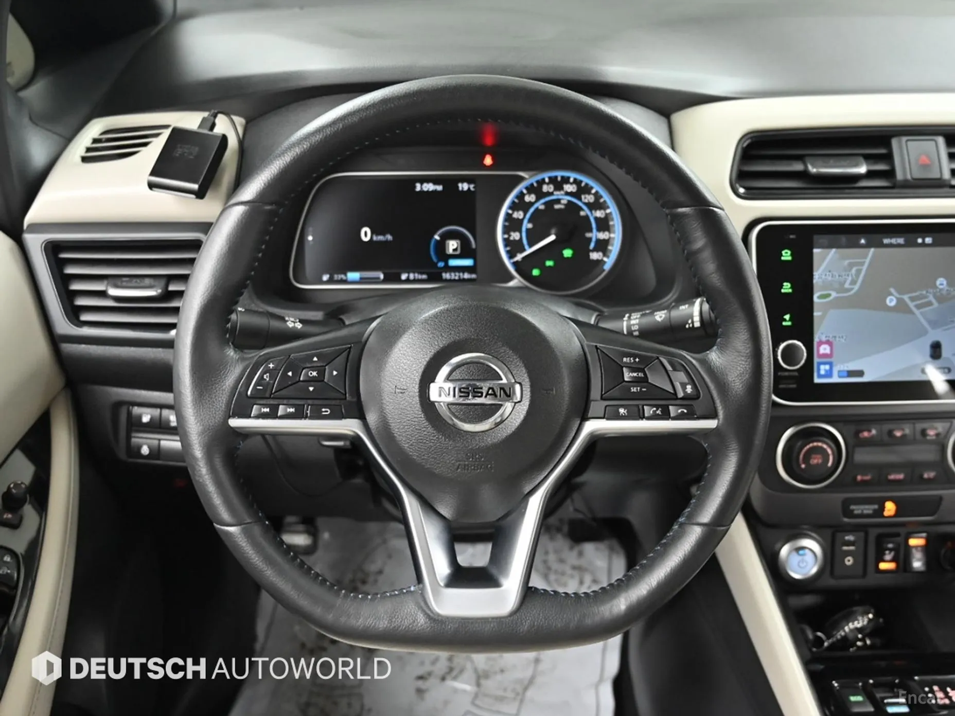 Nissan Leaf (ZE1) превью 13