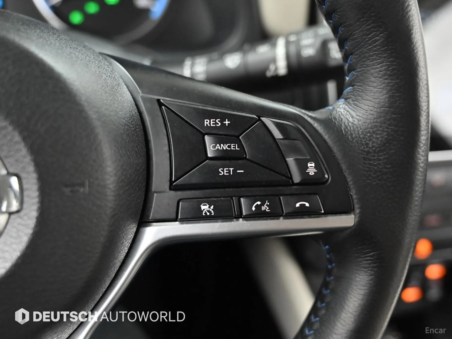 Nissan Leaf (ZE1) превью 16