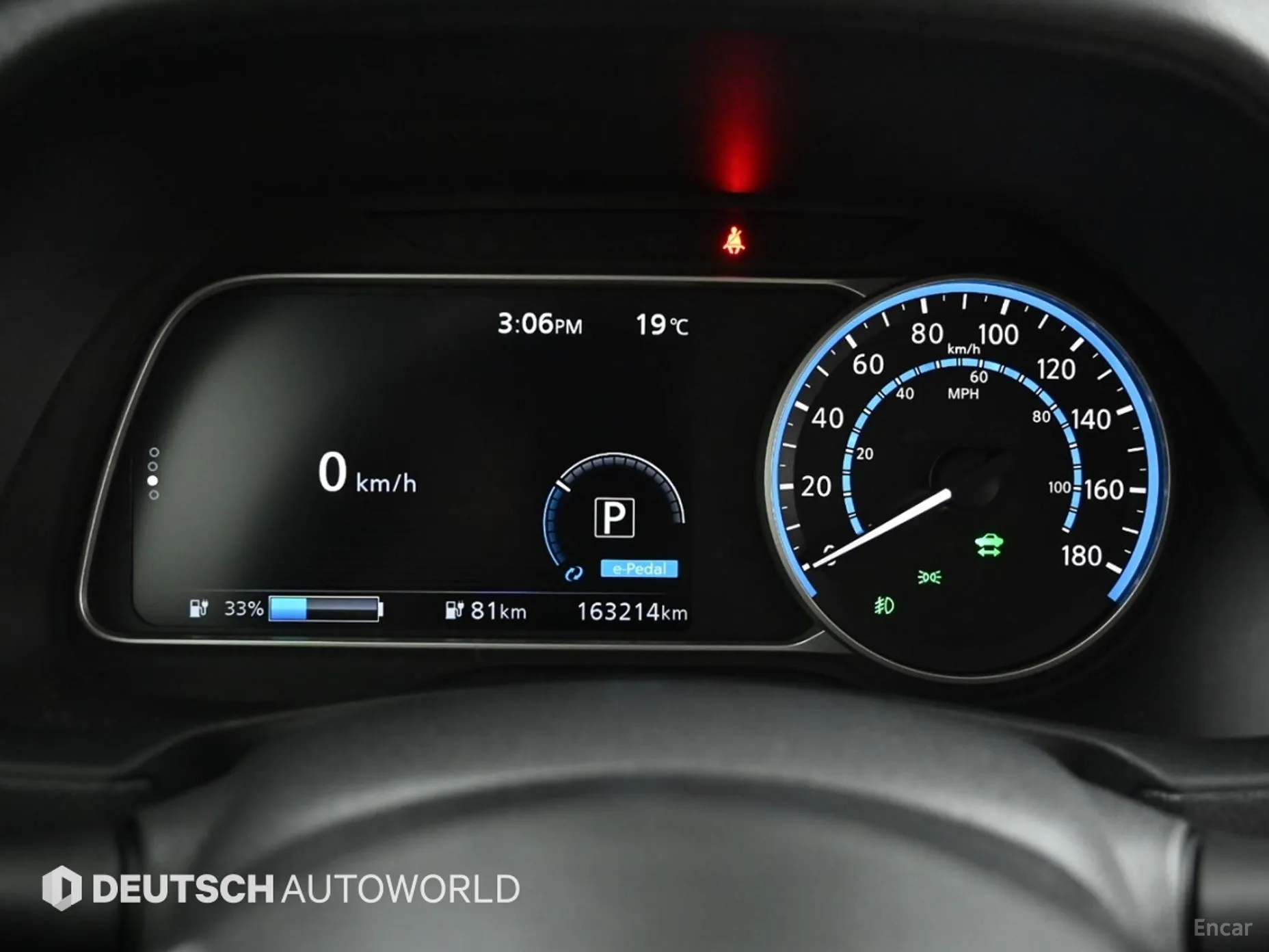 Nissan Leaf (ZE1) превью 8