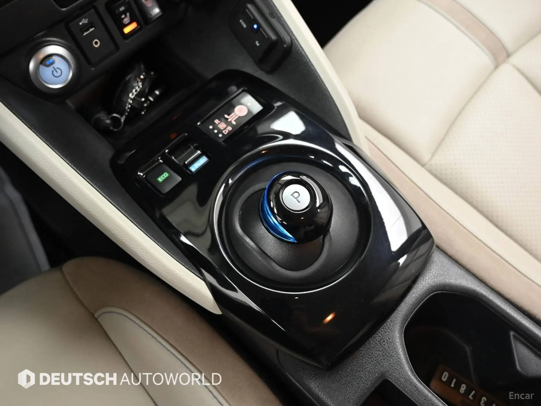 Nissan Leaf (ZE1) превью 9
