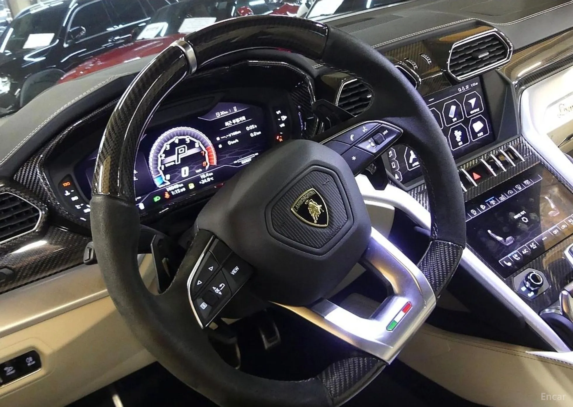 Lamborghini Urus превью 13