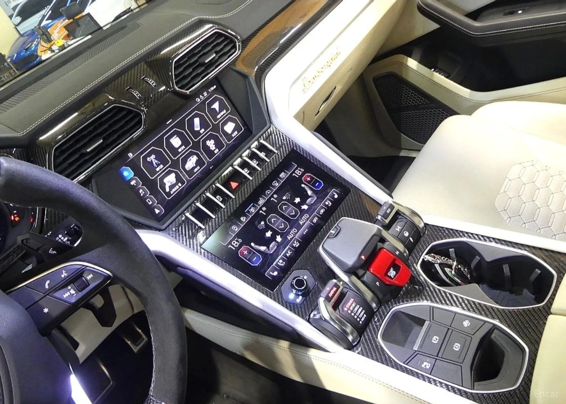 Lamborghini Urus превью 14