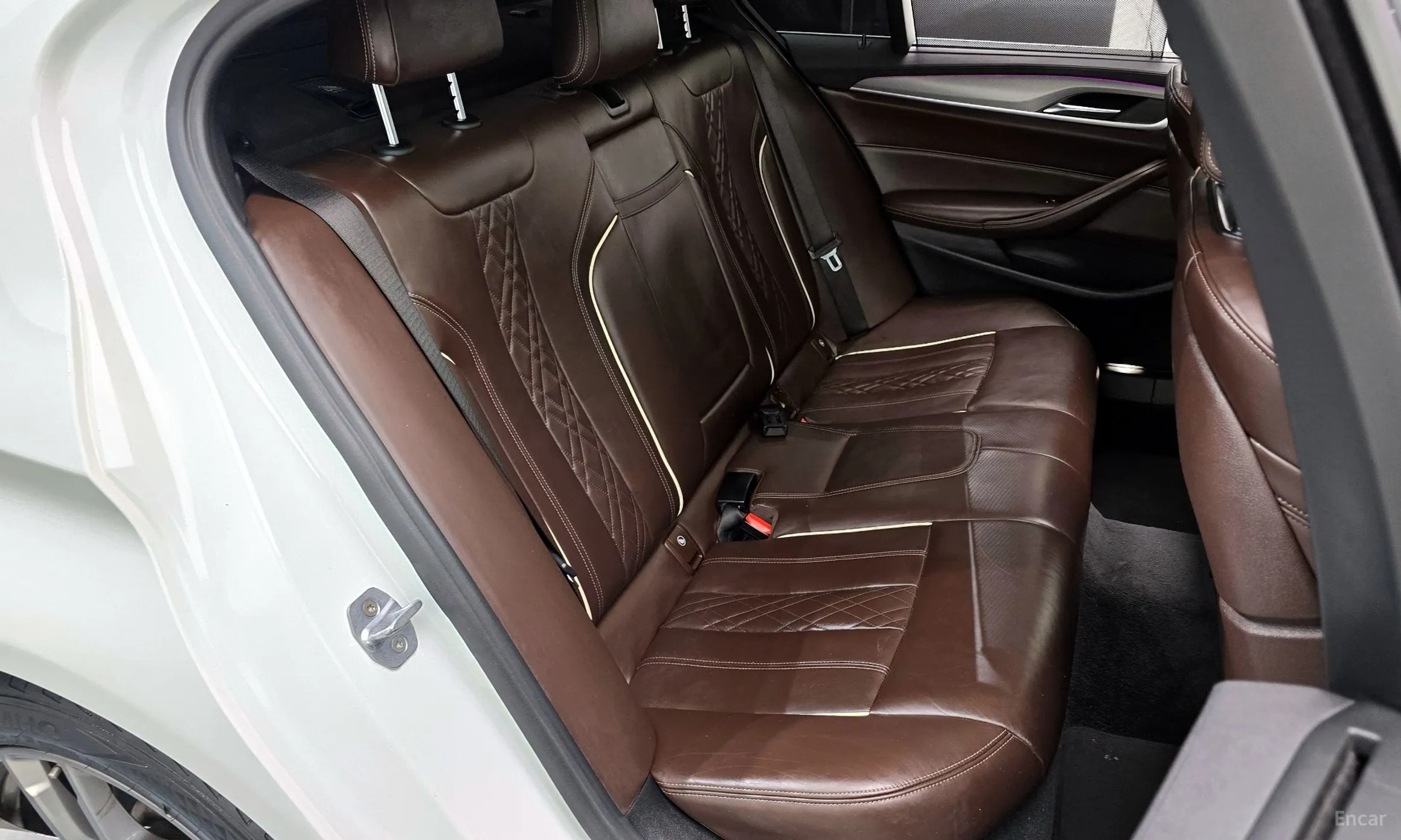BMW 5 Series (G30) превью 11
