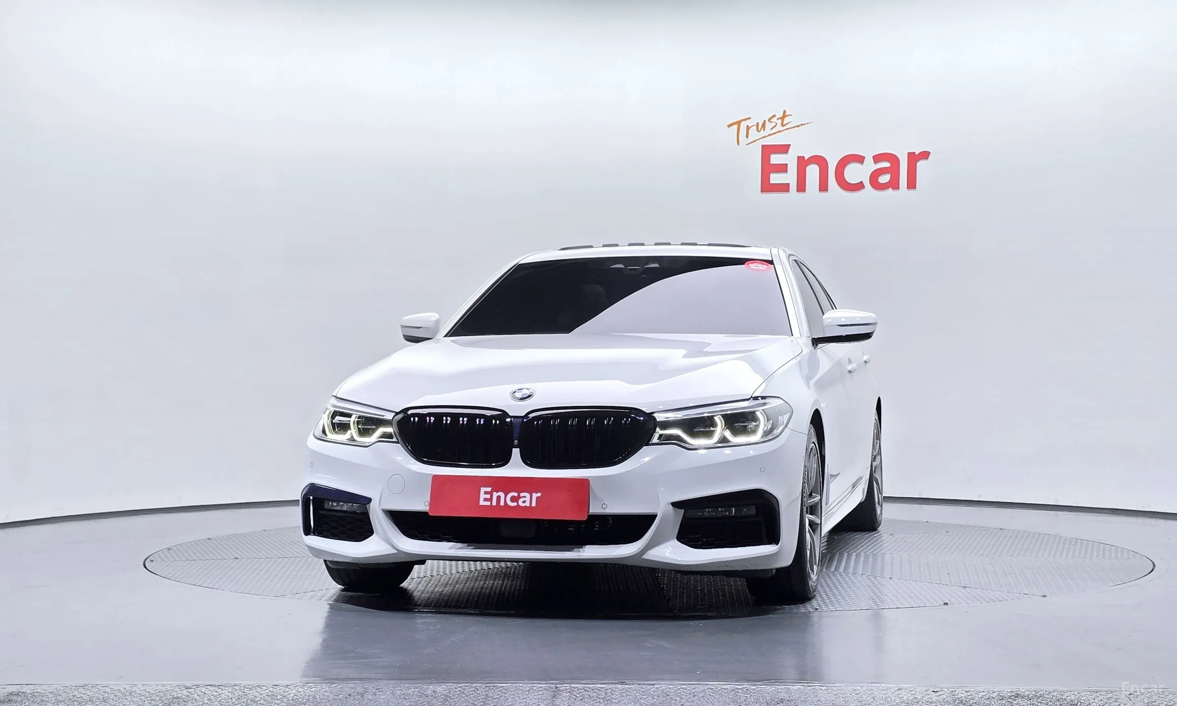 BMW 5 Series (G30) превью 3