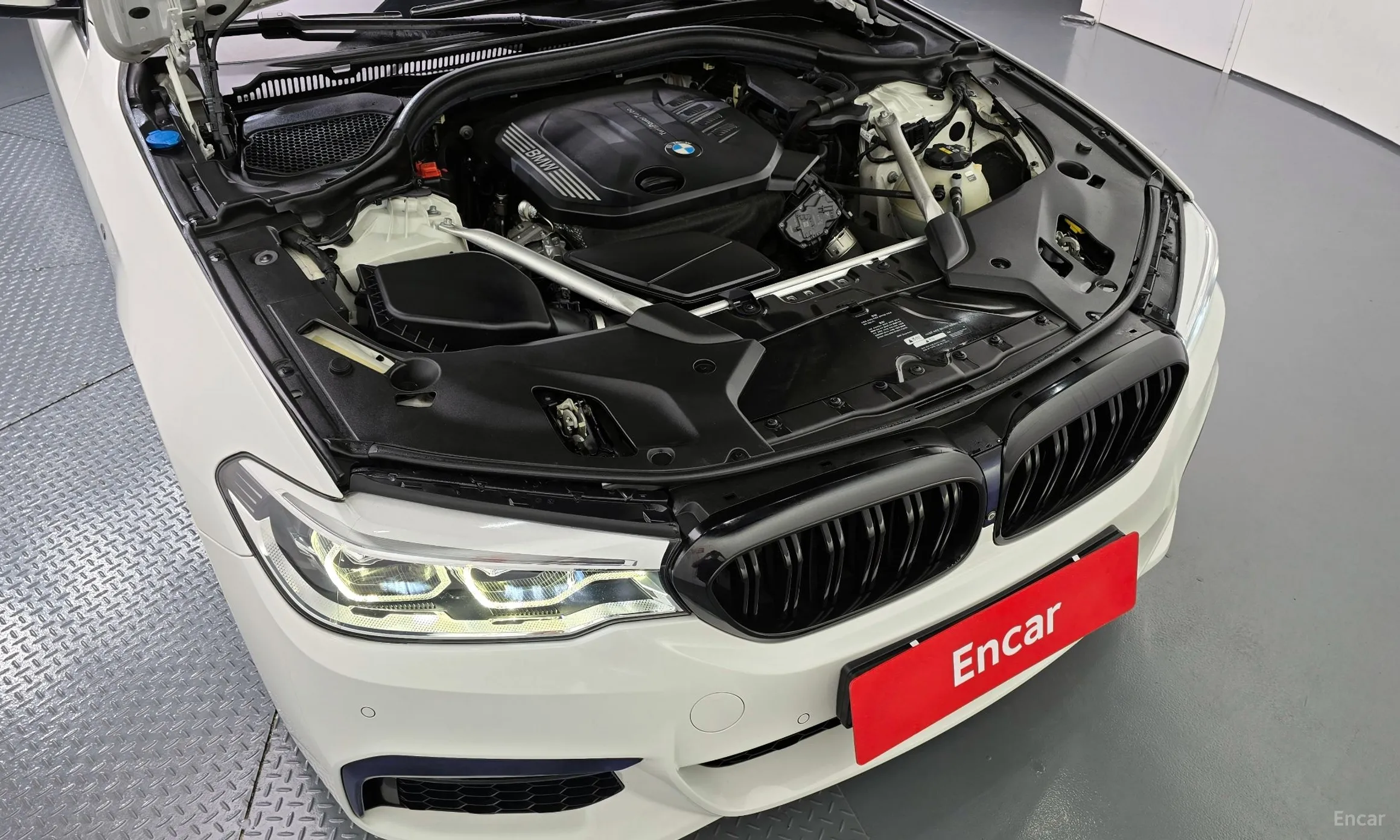 BMW 5 Series (G30) превью 6