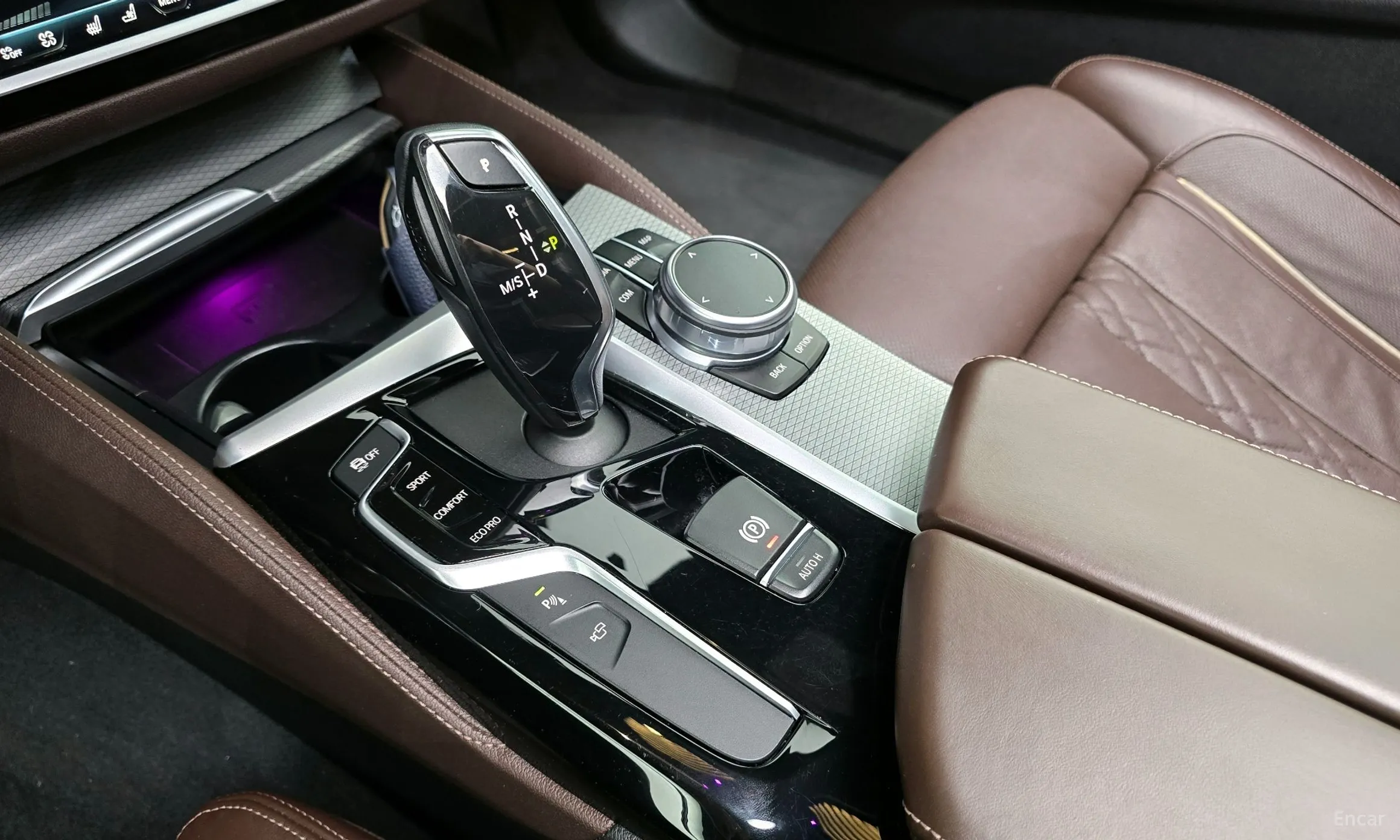 BMW 5 Series (G30) превью 9