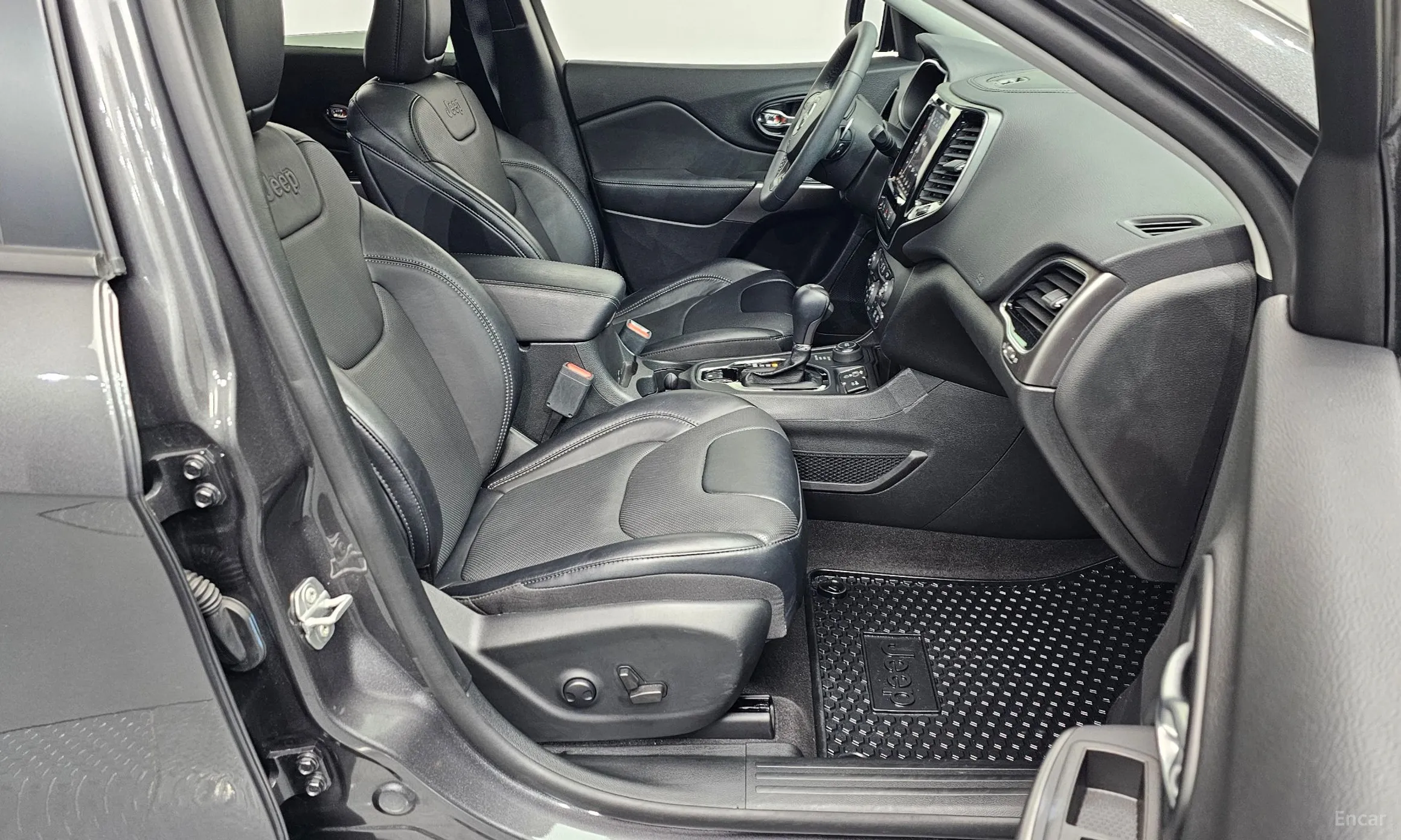 Jeep Cherokee (KL) превью 11