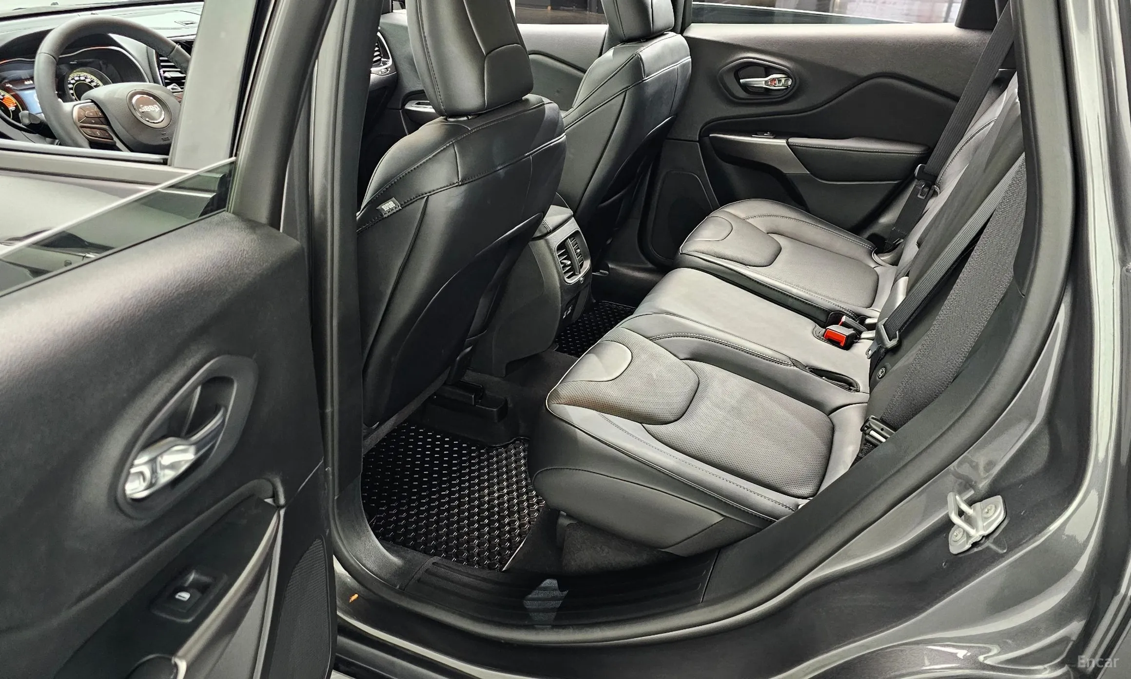 Jeep Cherokee (KL) превью 12