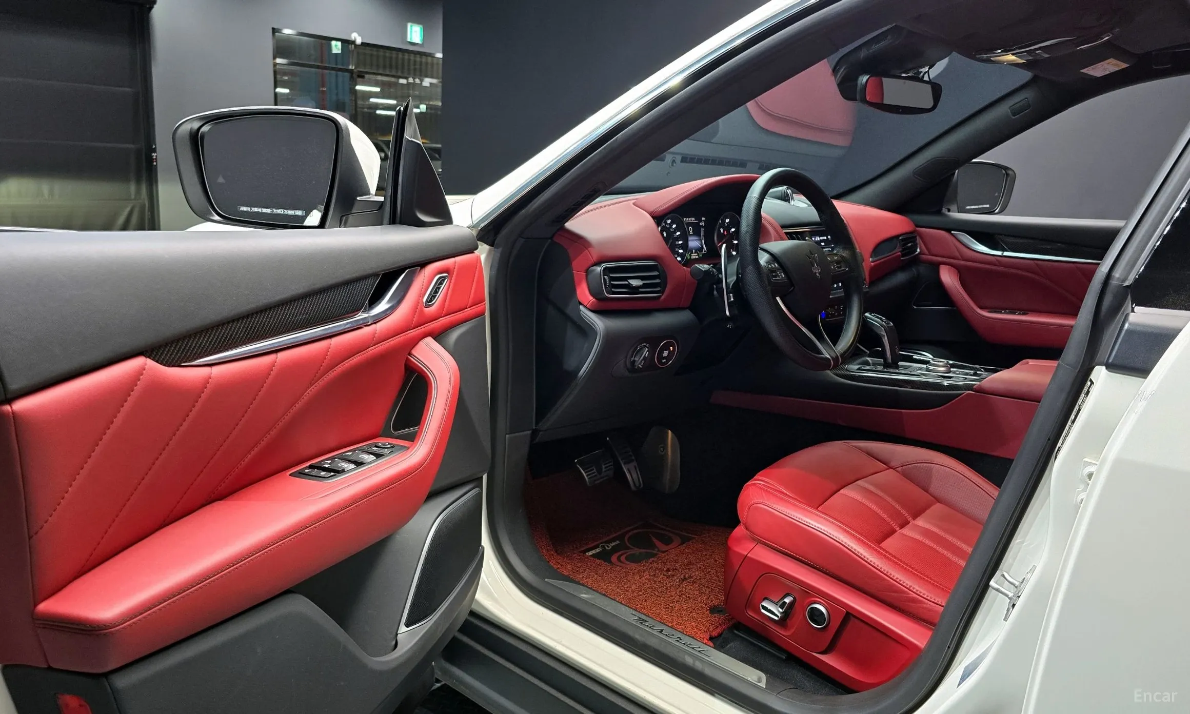 Maserati Levante превью 10