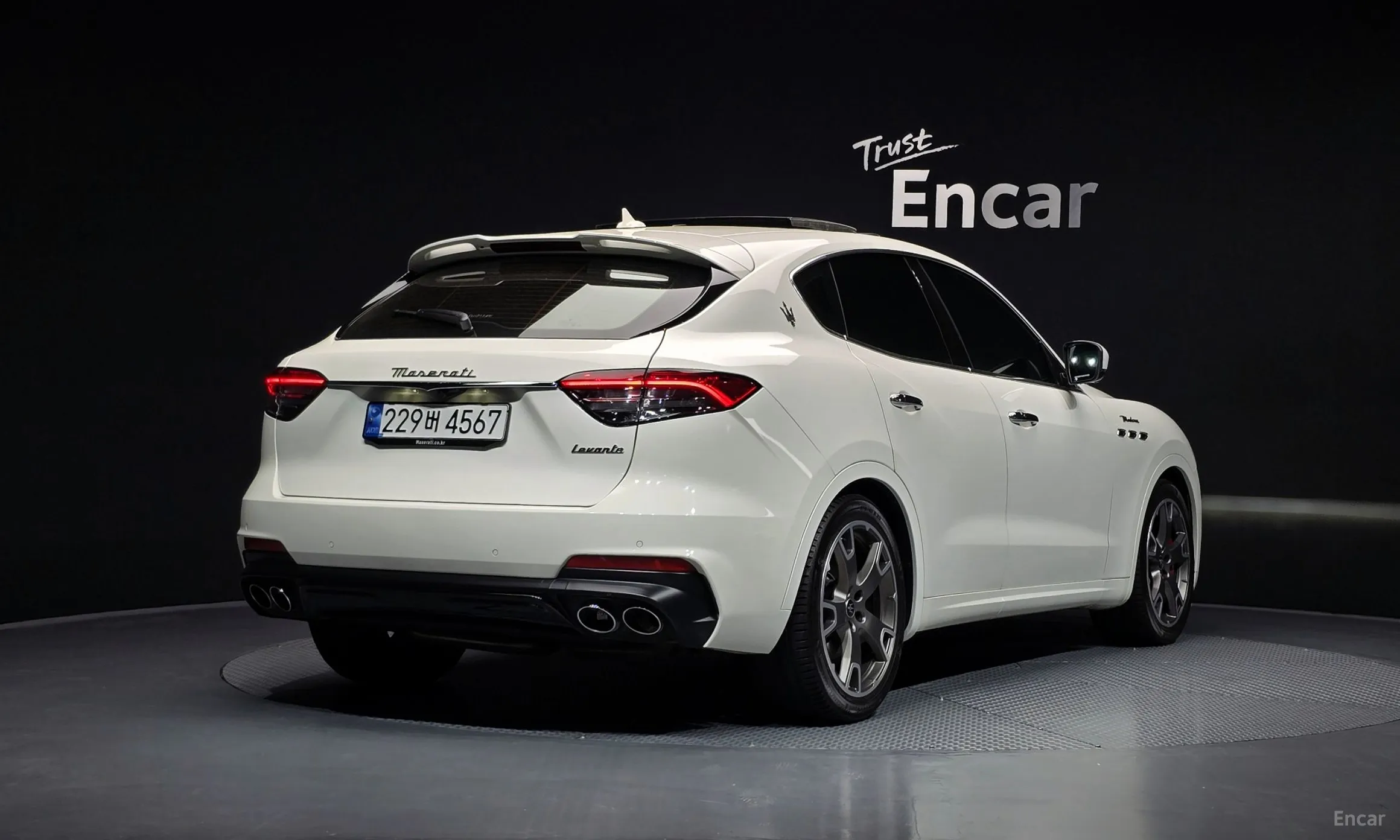 Maserati Levante превью 2