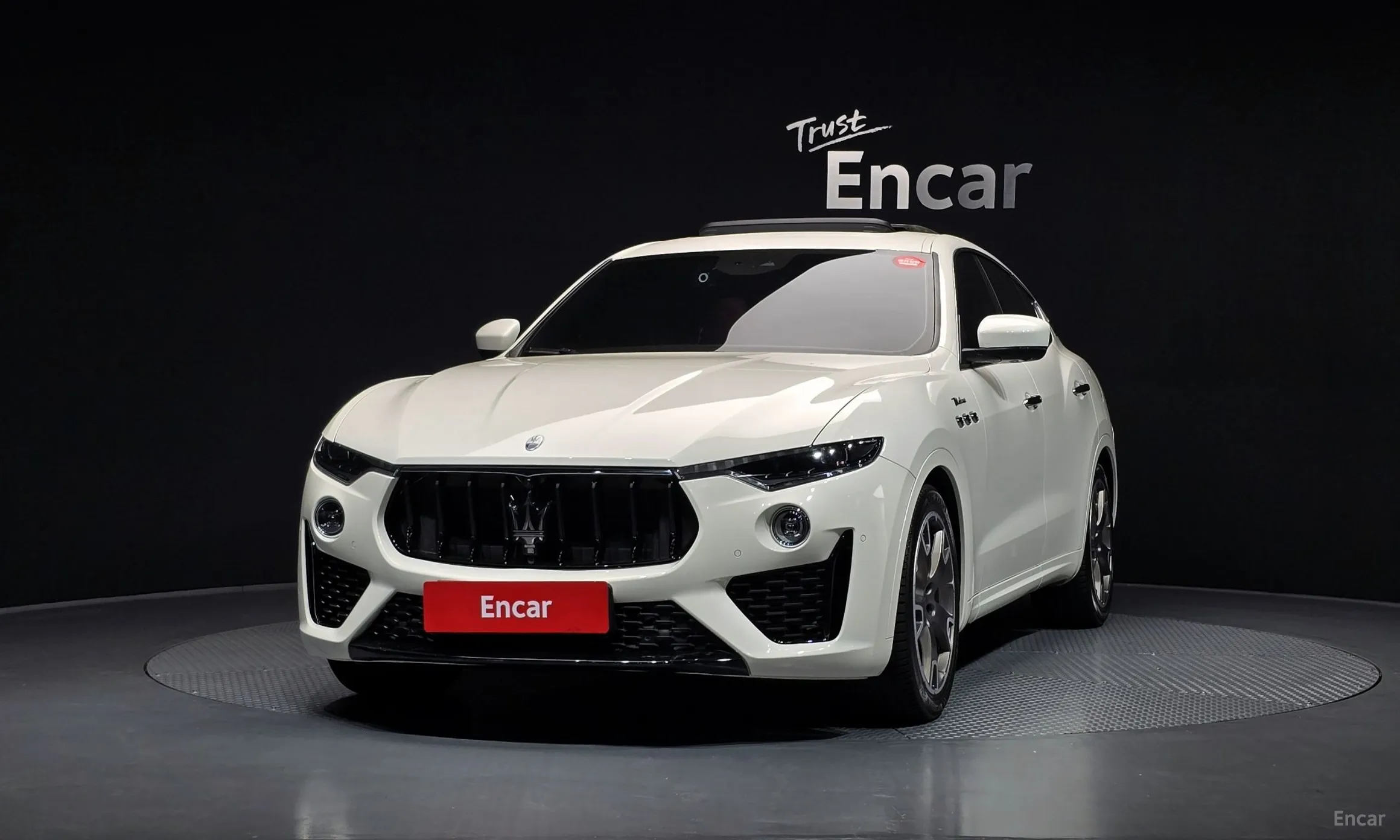 Maserati Levante превью 3
