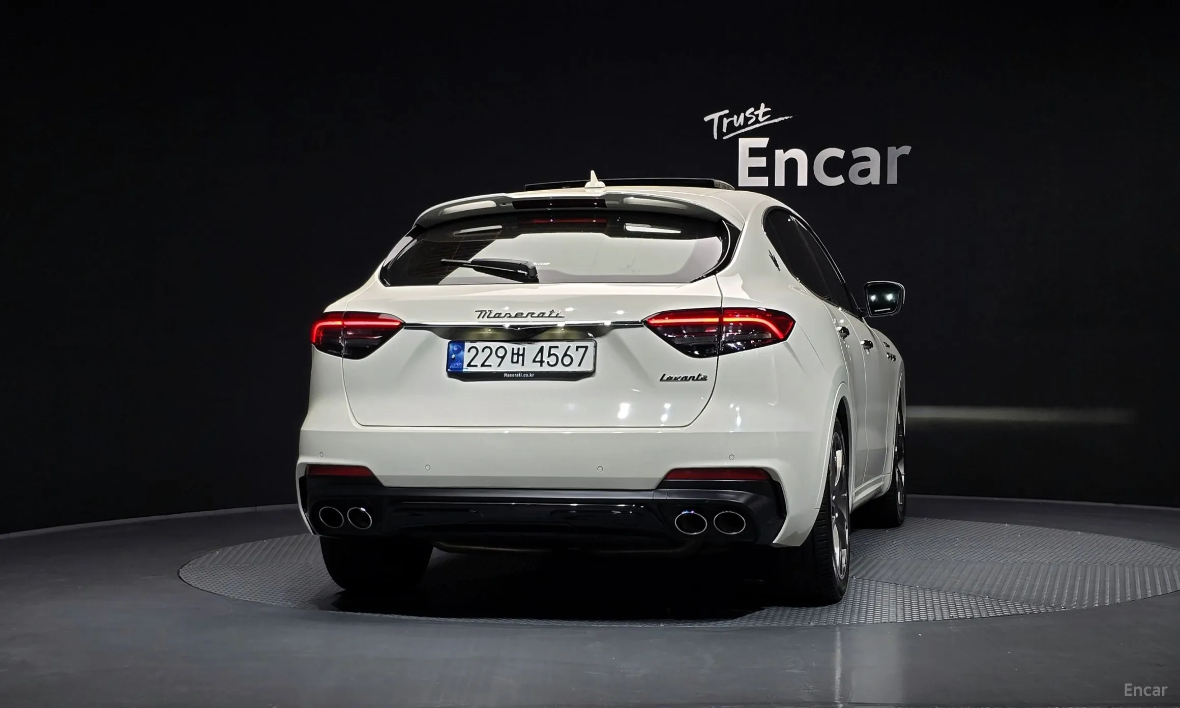 Maserati Levante превью 4