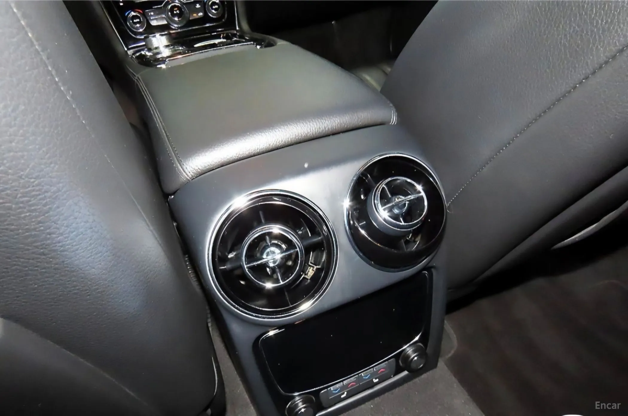Jaguar All New XJ превью 16