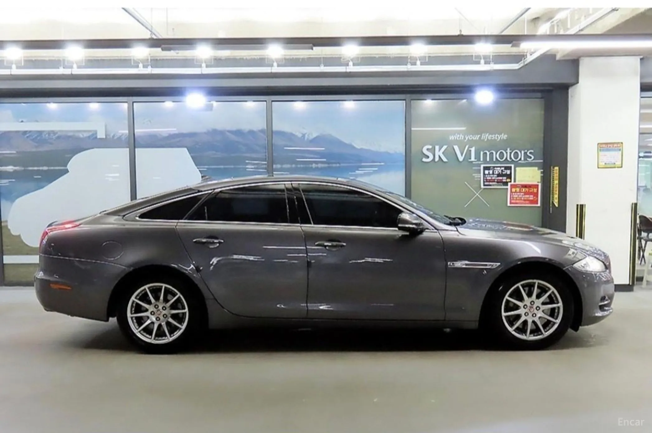 Jaguar All New XJ превью 3
