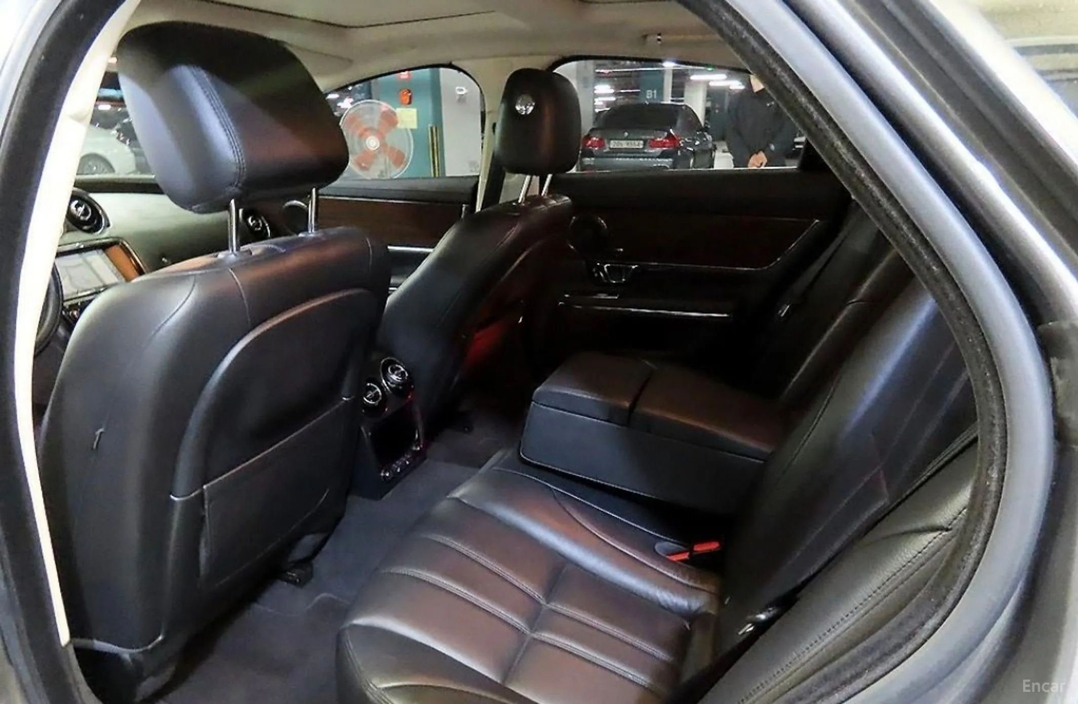 Jaguar All New XJ превью 7