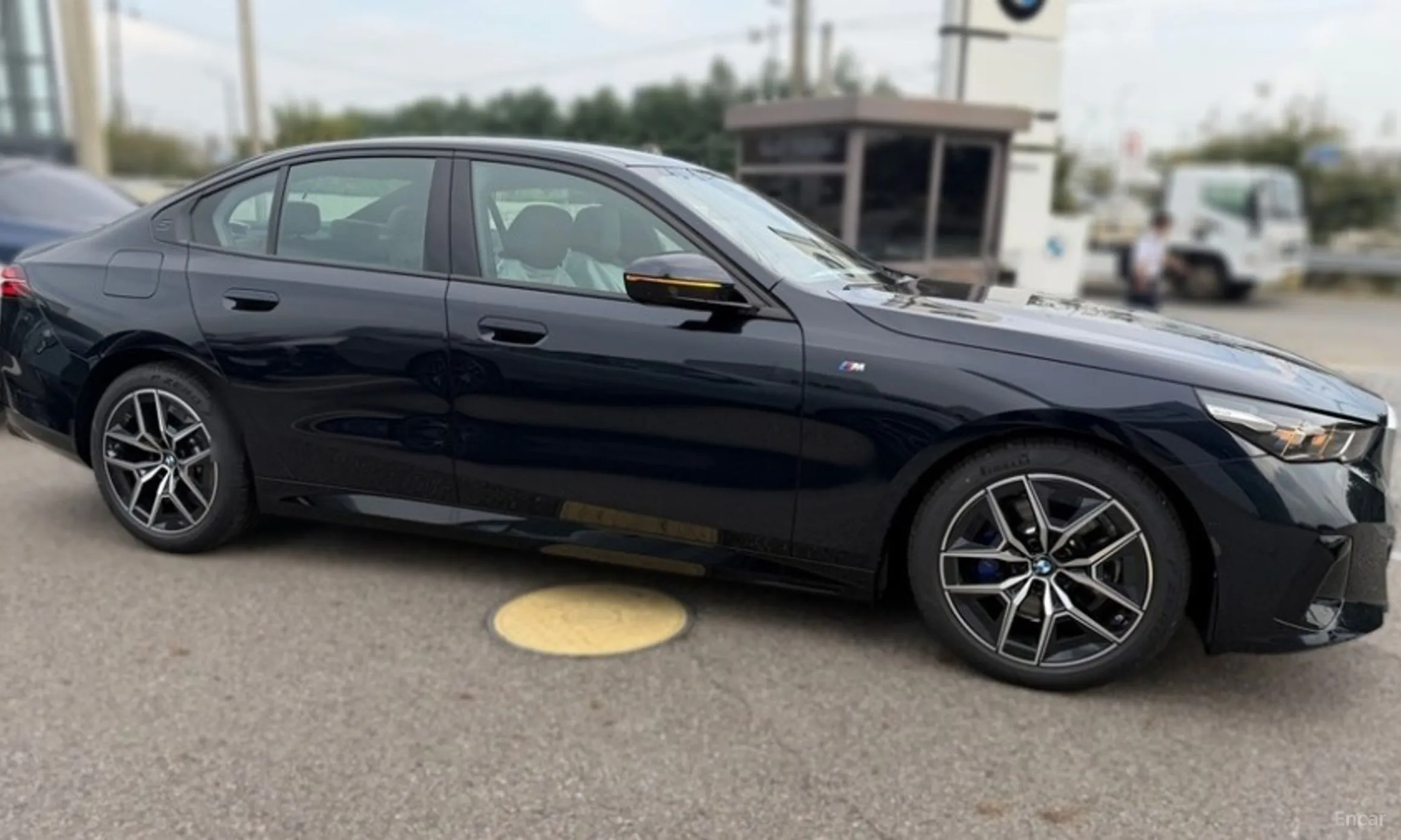 BMW 5 Series (G60) превью 2