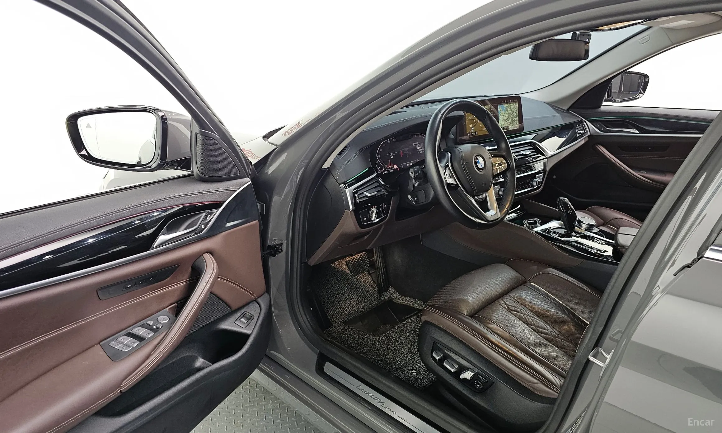 BMW 5 Series (G30) превью 10