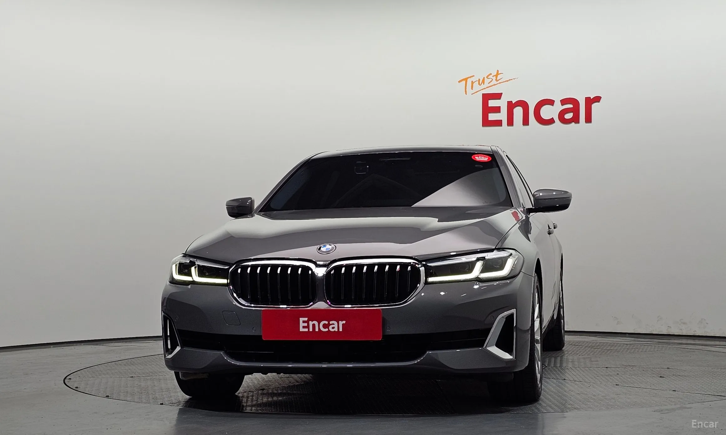 BMW 5 Series (G30) превью 3