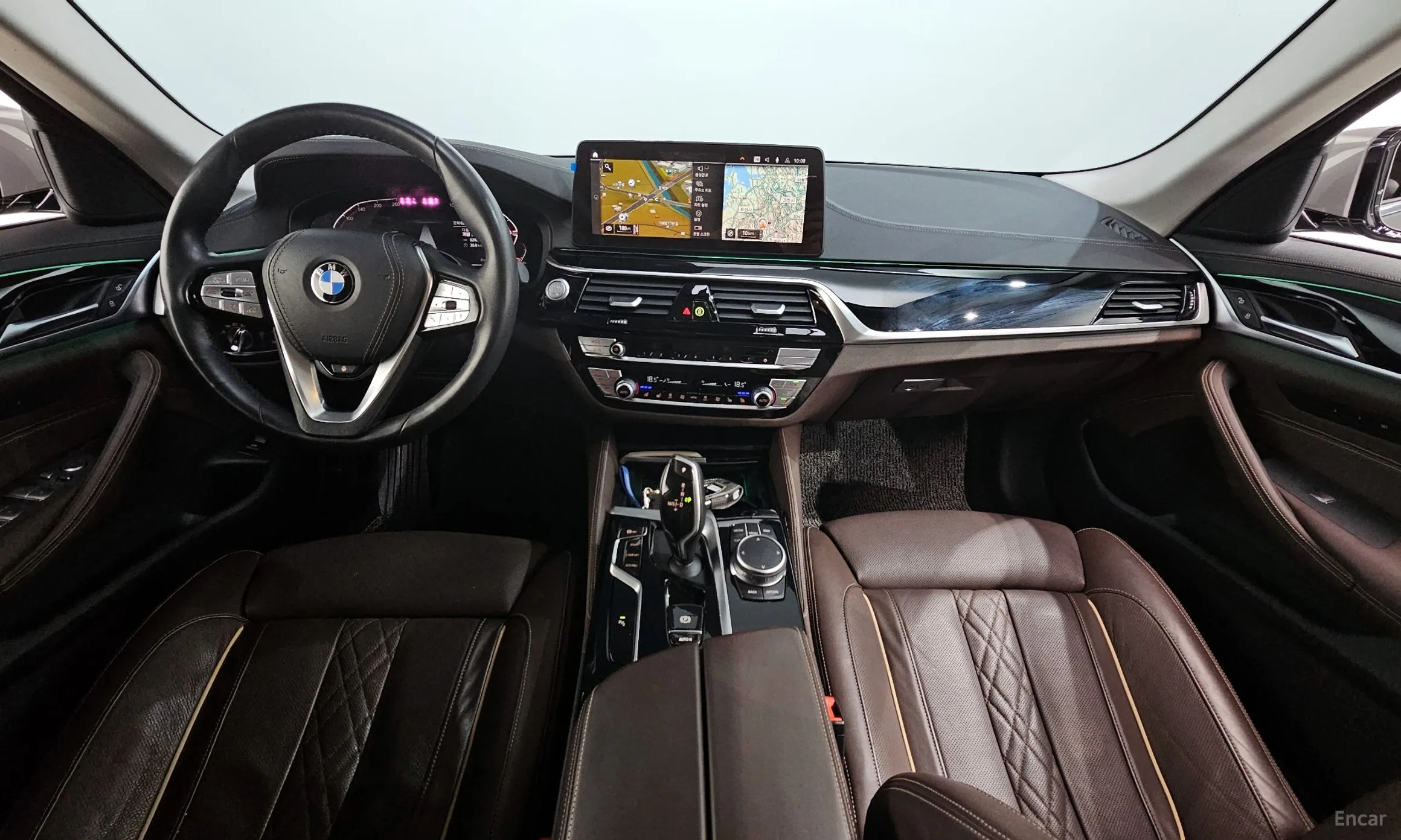 BMW 5 Series (G30) превью 7