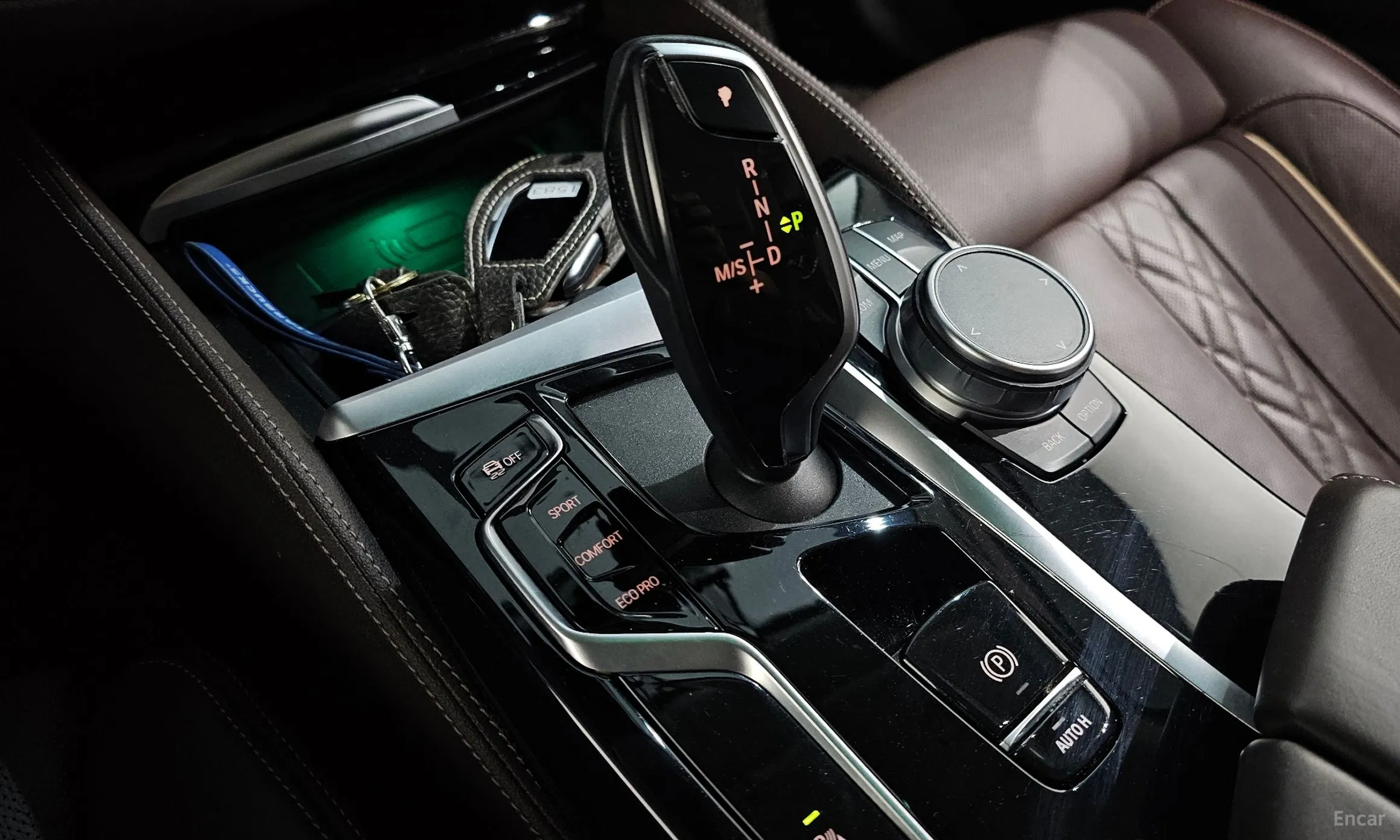 BMW 5 Series (G30) превью 9