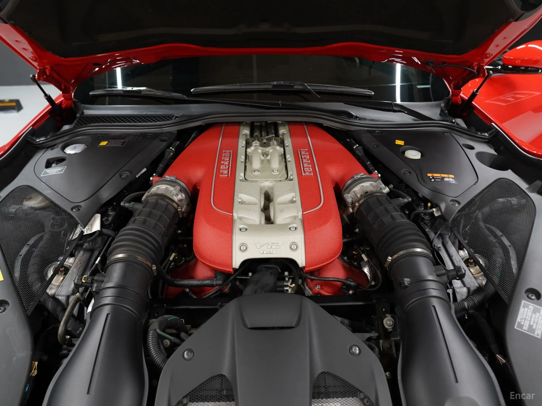 Ferrari 812 Superfast превью 6