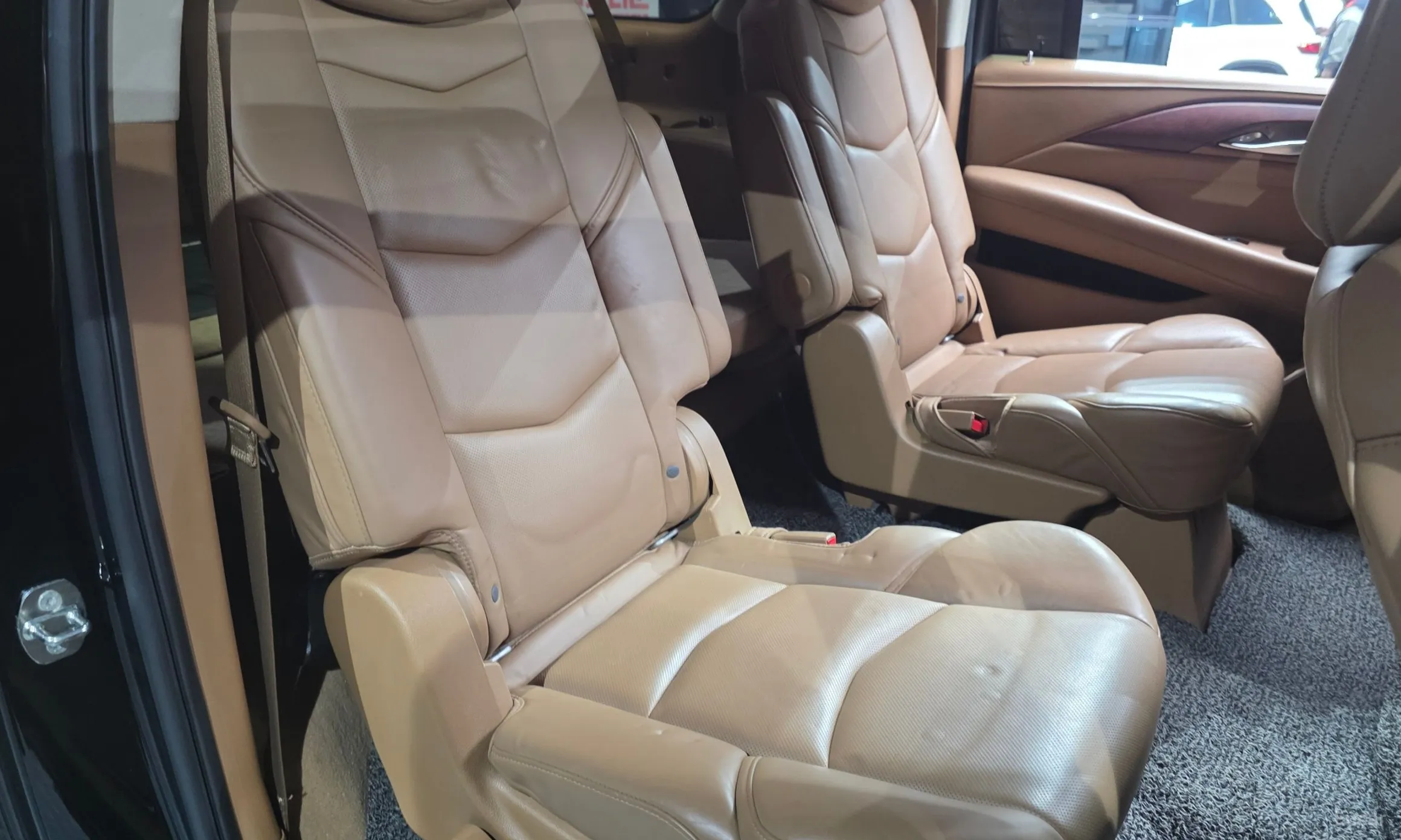 Cadillac Escalade превью 12