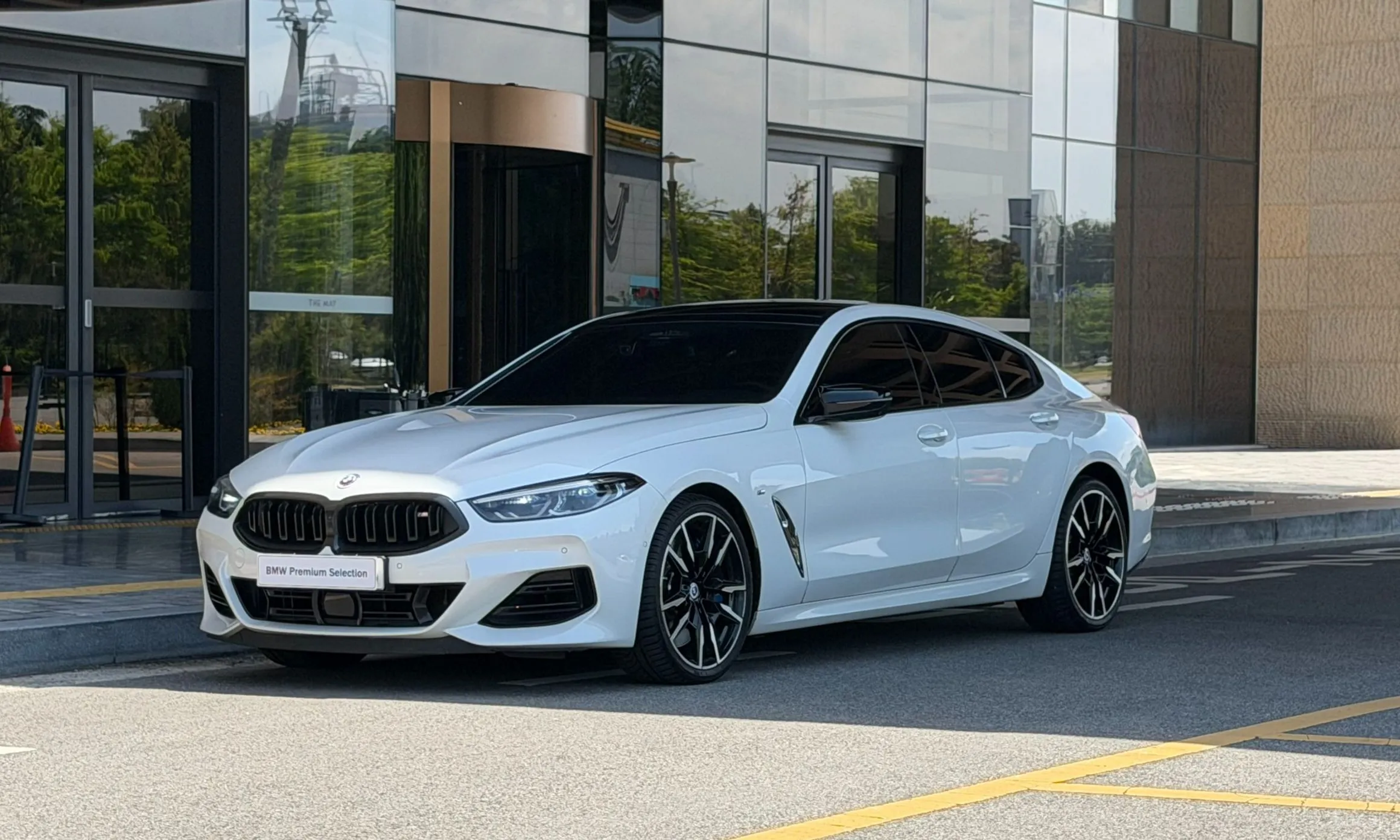 BMW 8-series (G15)
