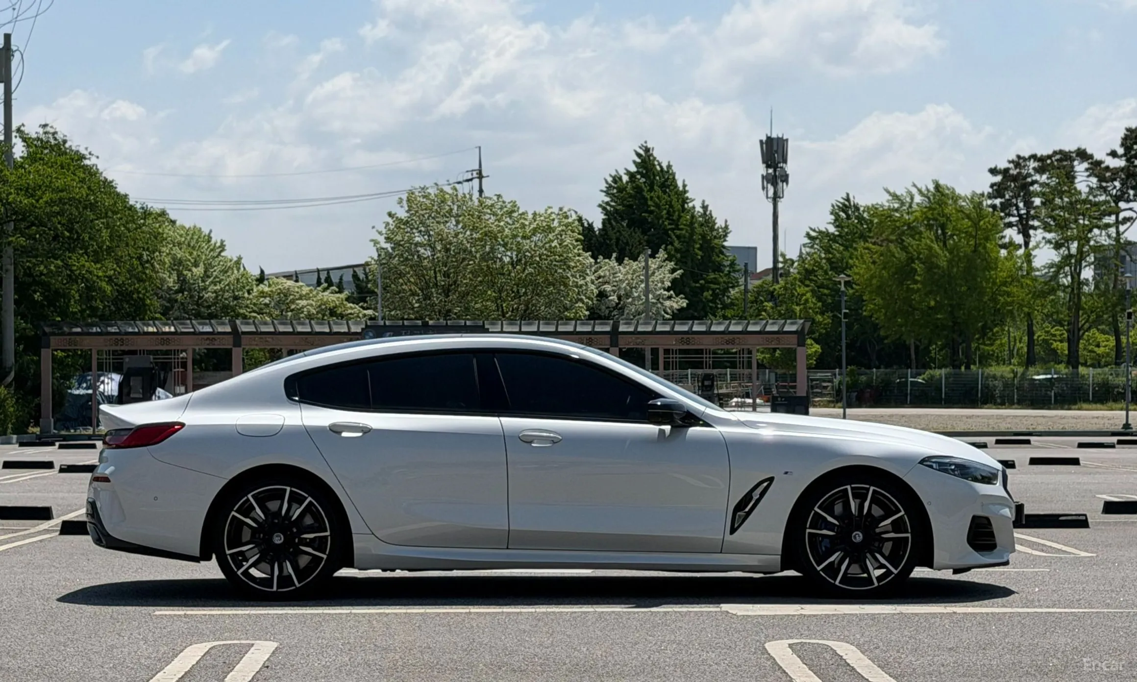 BMW 8-series (G15) превью 12