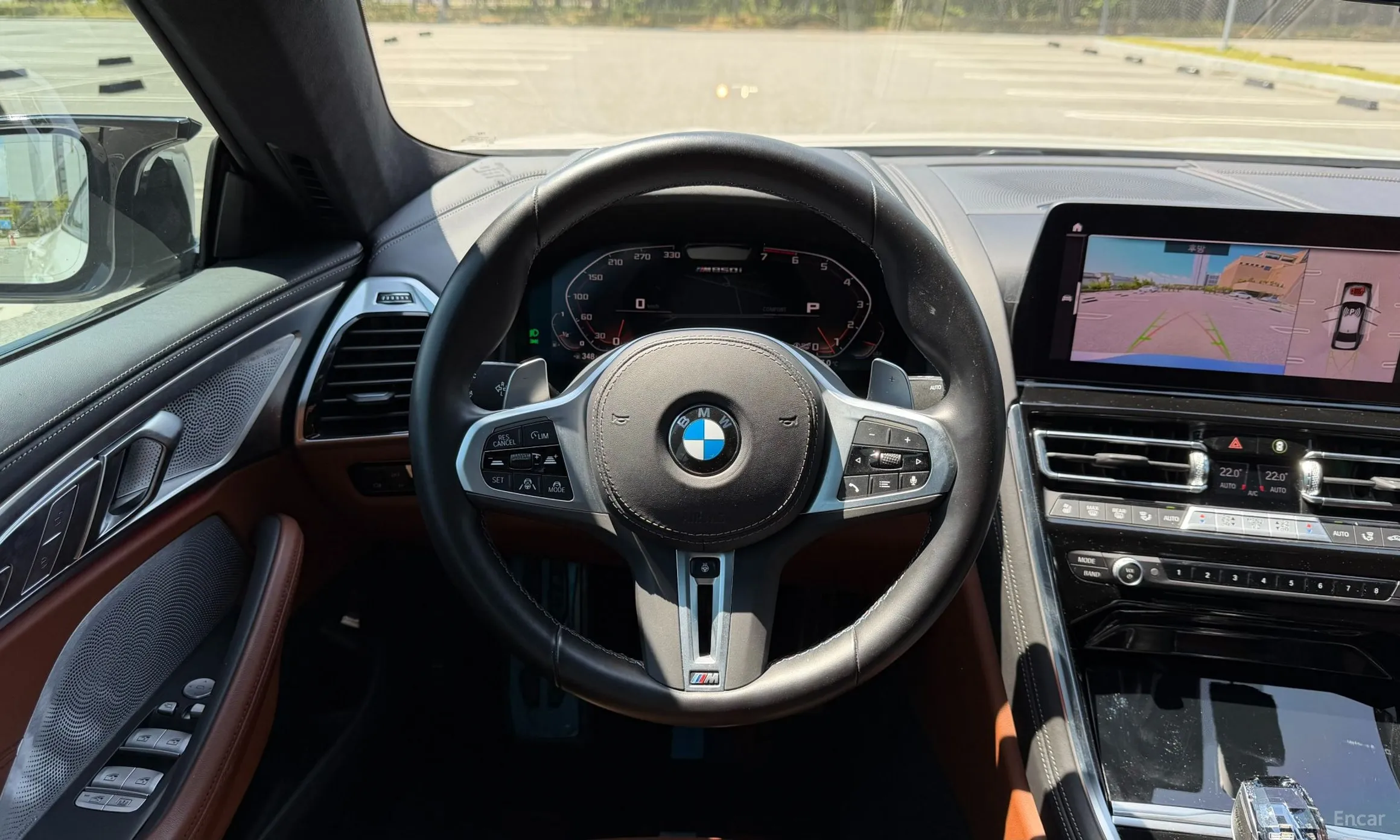BMW 8-series (G15) превью 18